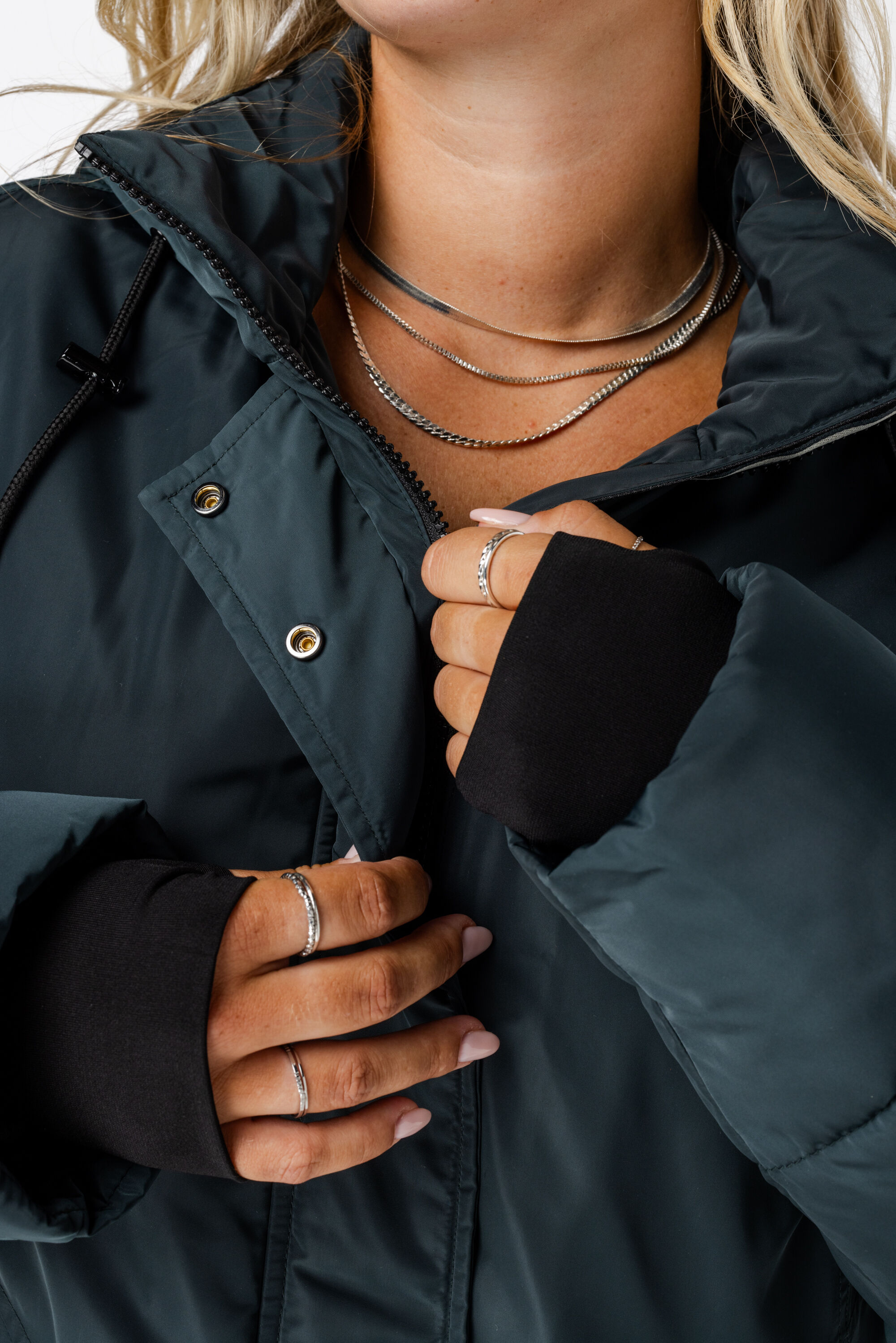 Jacke mit Rei&szlig;verschluss und Kapuze image number 4