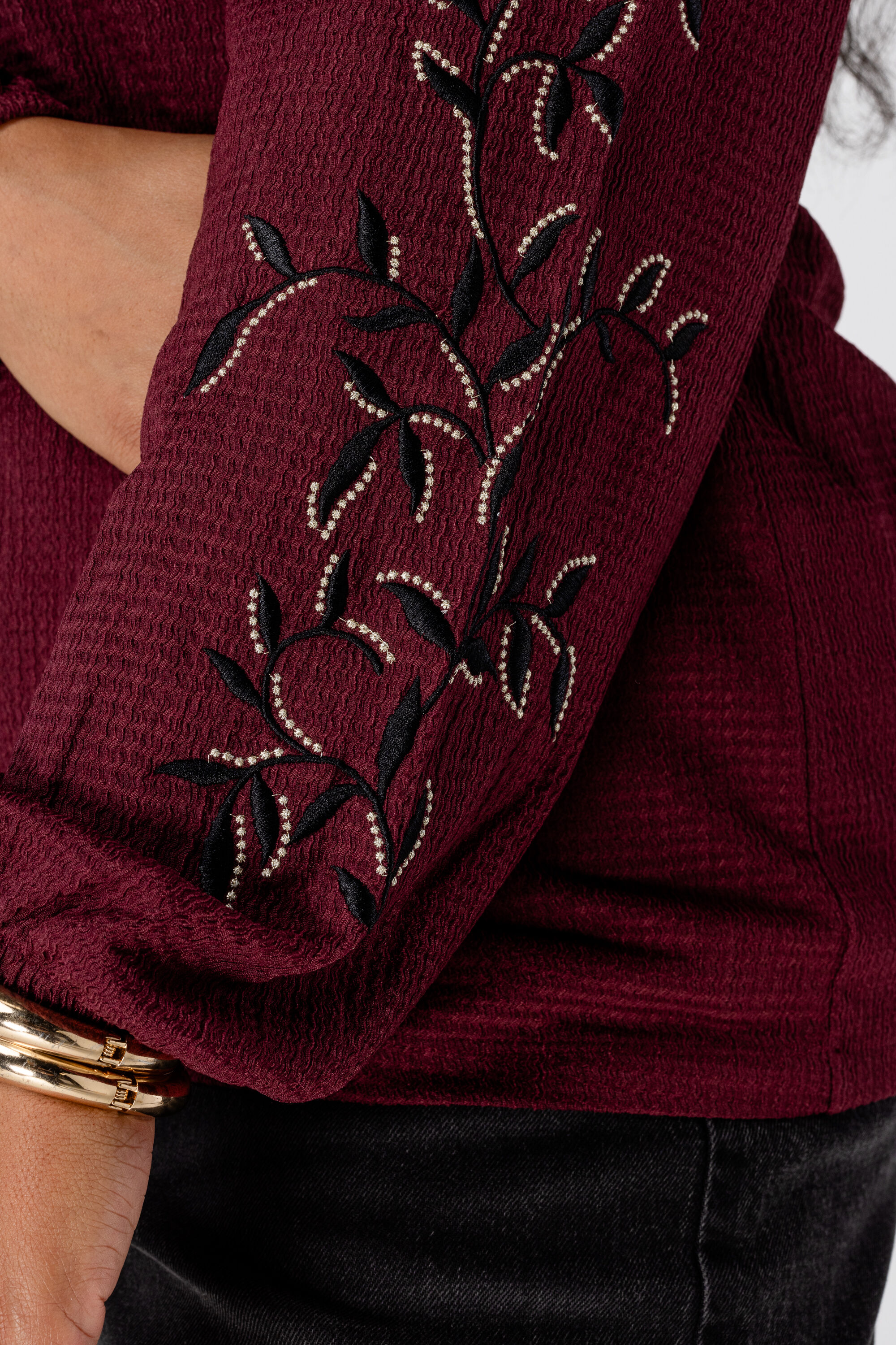 Oberteil mit Stickerei image number 4