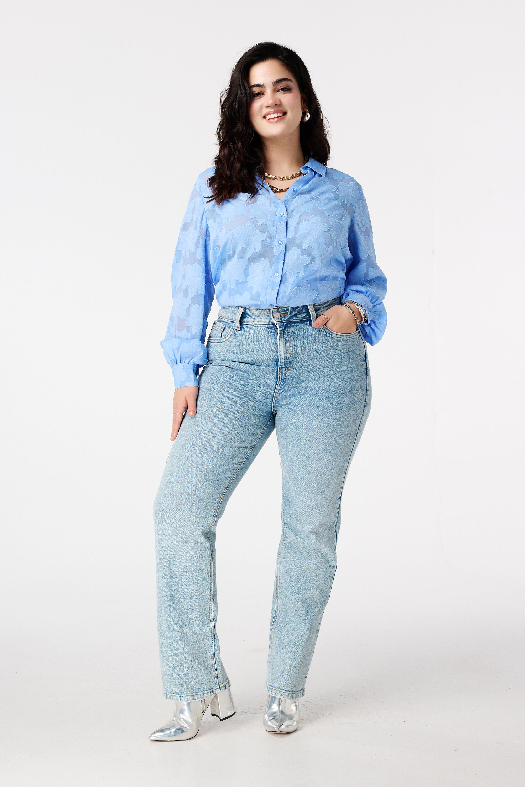 Transparente Bluse mit Blumenstruktur image number 5