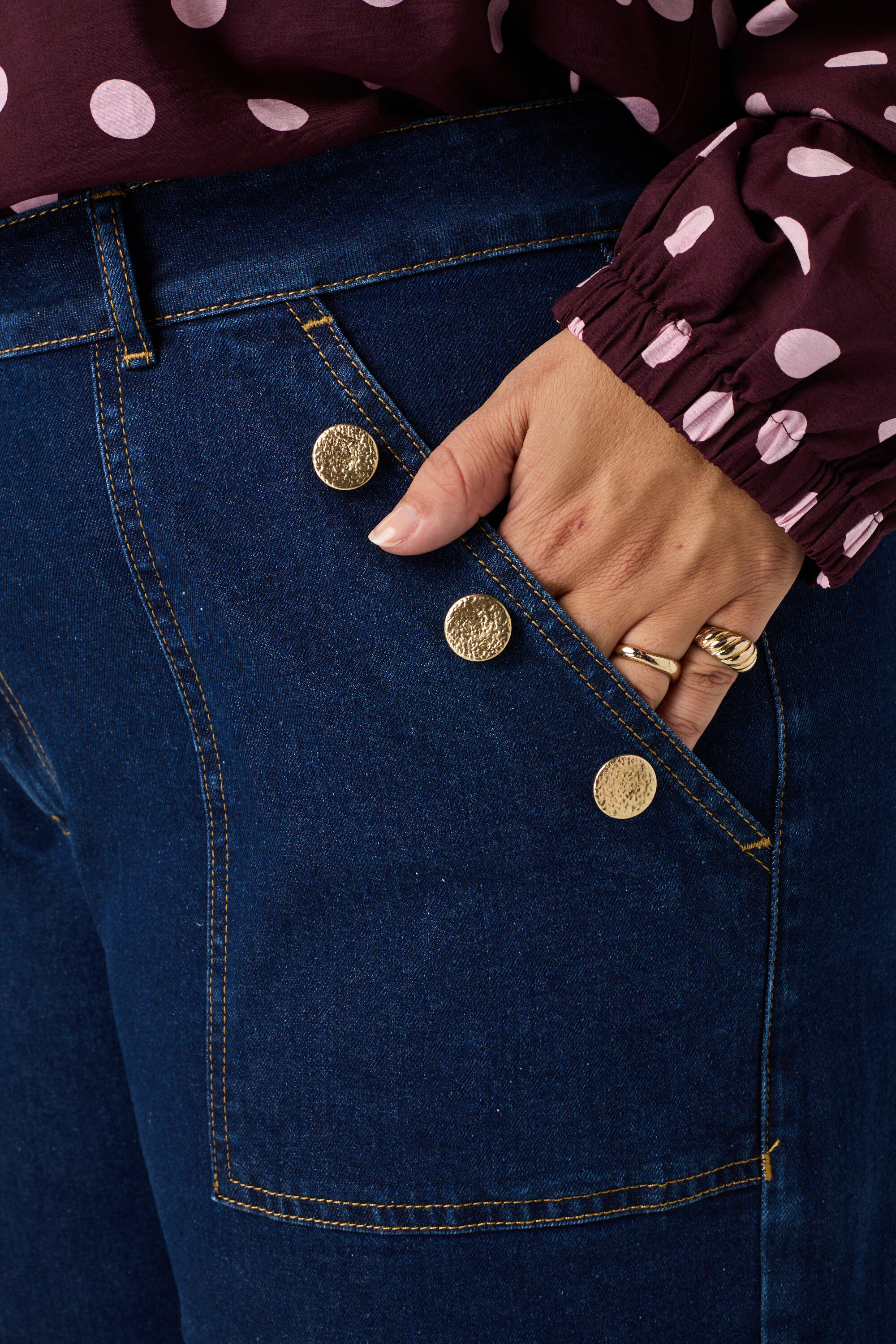 Wide Leg Jeans mit Zierkn&ouml;pfen image number 4