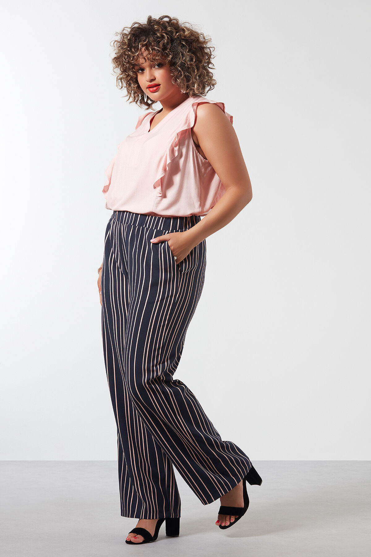 Wide-leg Hose mit Streifen  image number 5