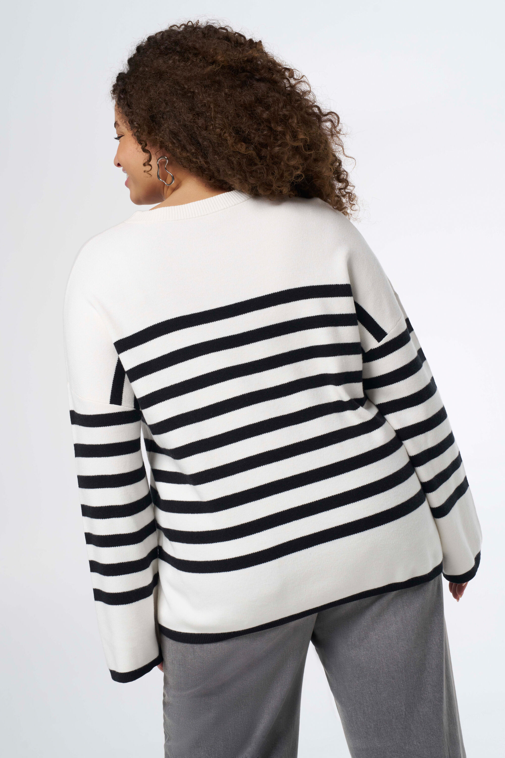 Gestreifter Strickpullover image number 3