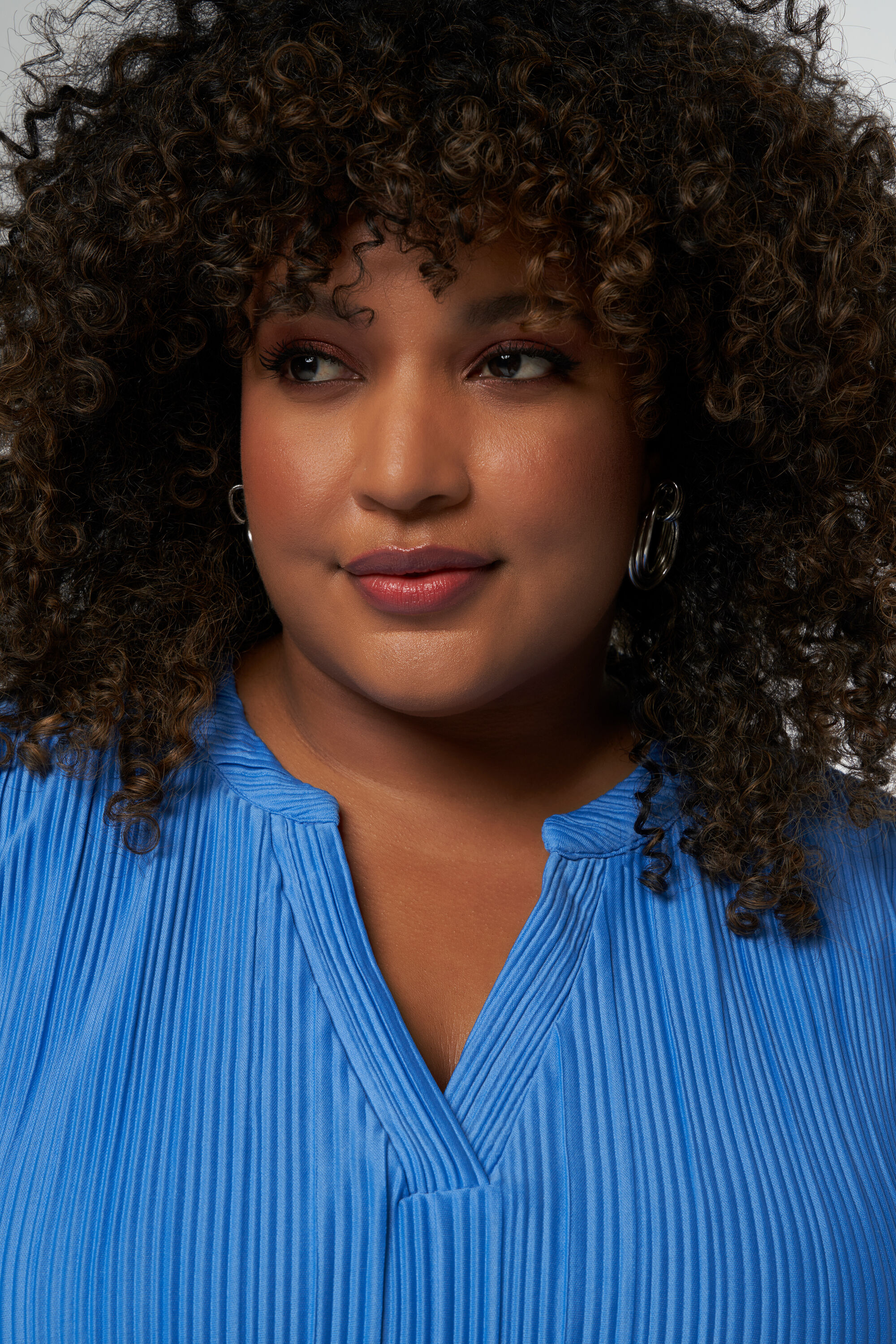 Straight-fit-Top mit V-Ausschnitt  image number 4