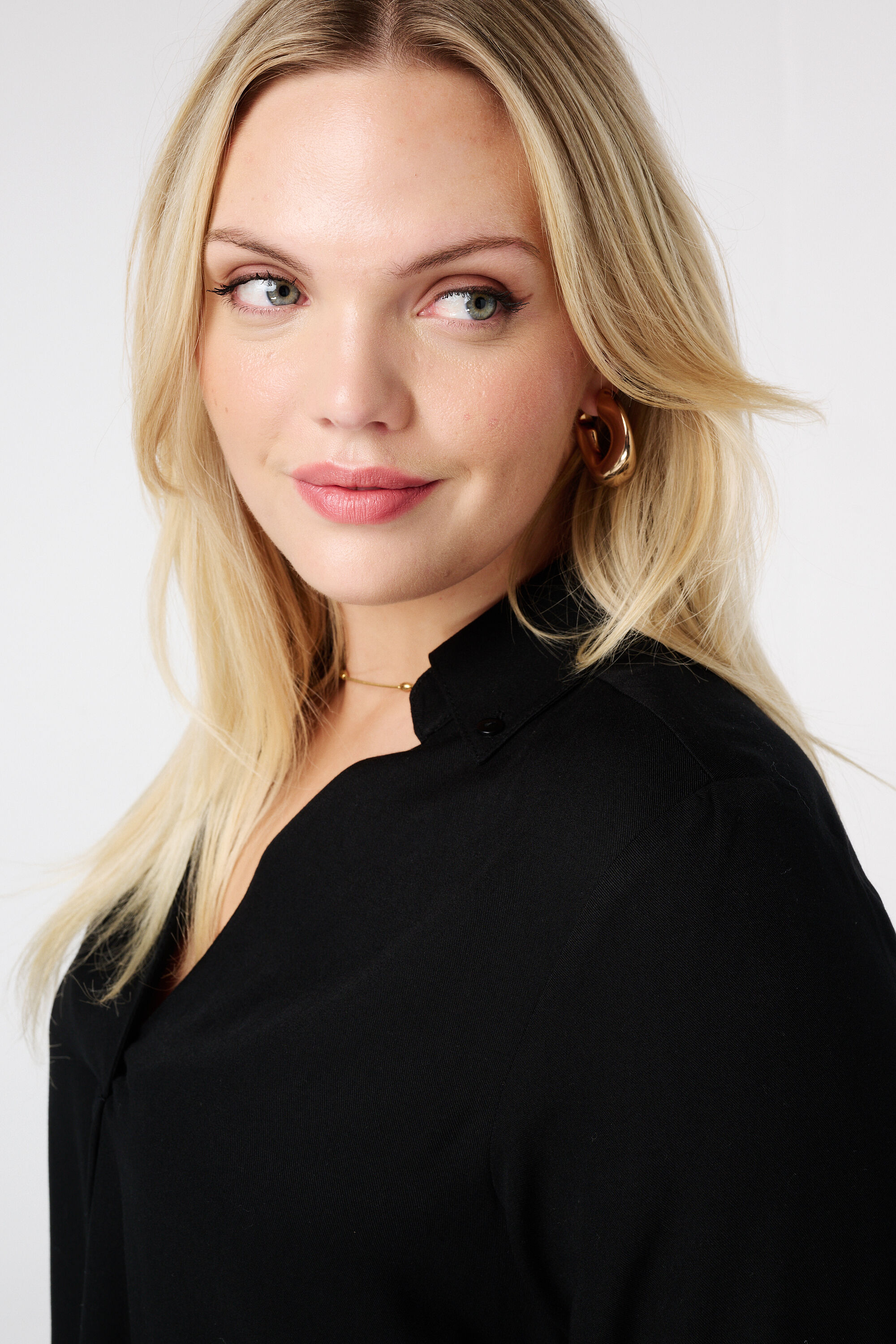 Bluse mit gekrempelten &Auml;rmeln image number 4