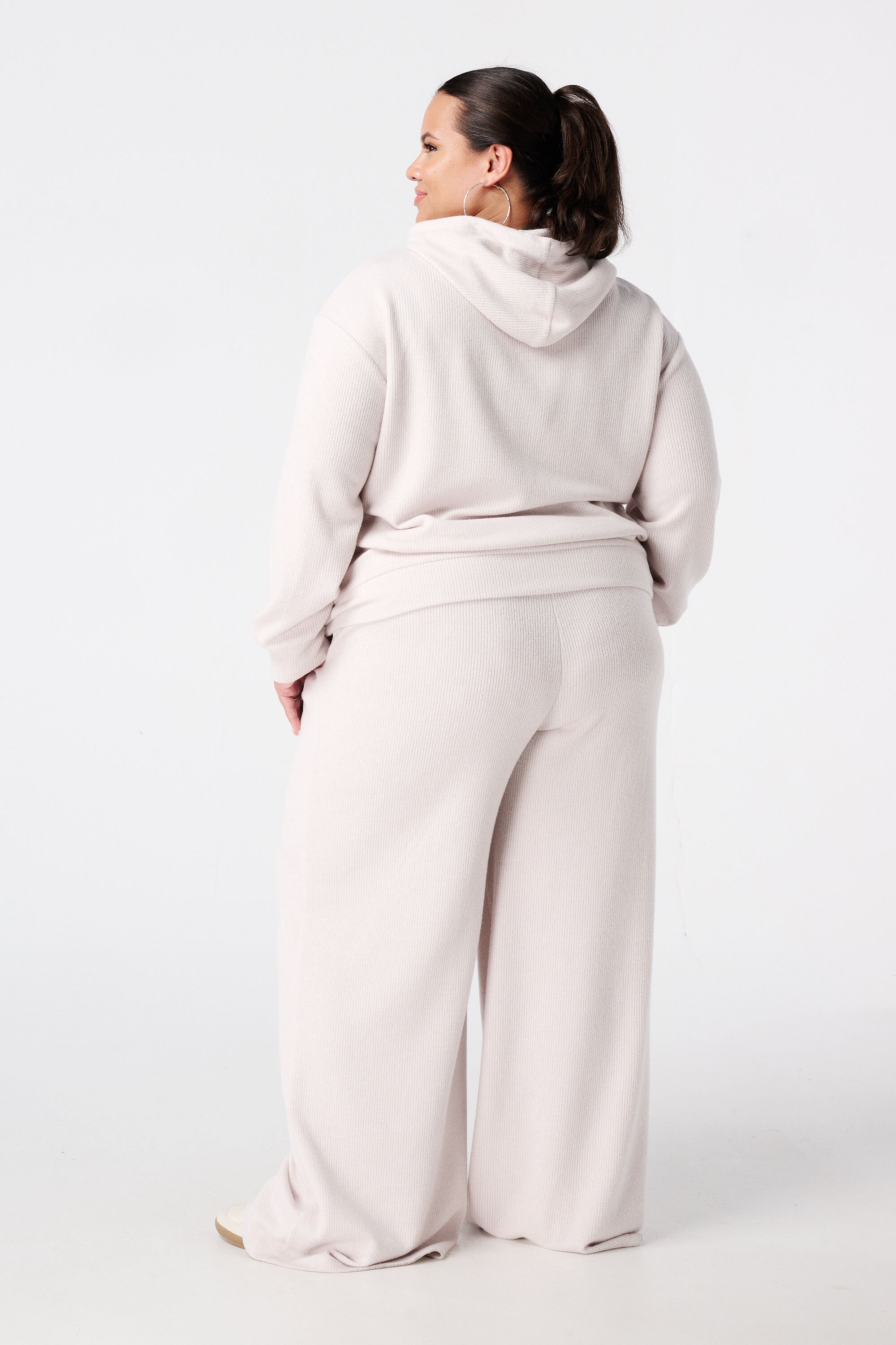 Gerade Hose mit elastischem Bund image number 3