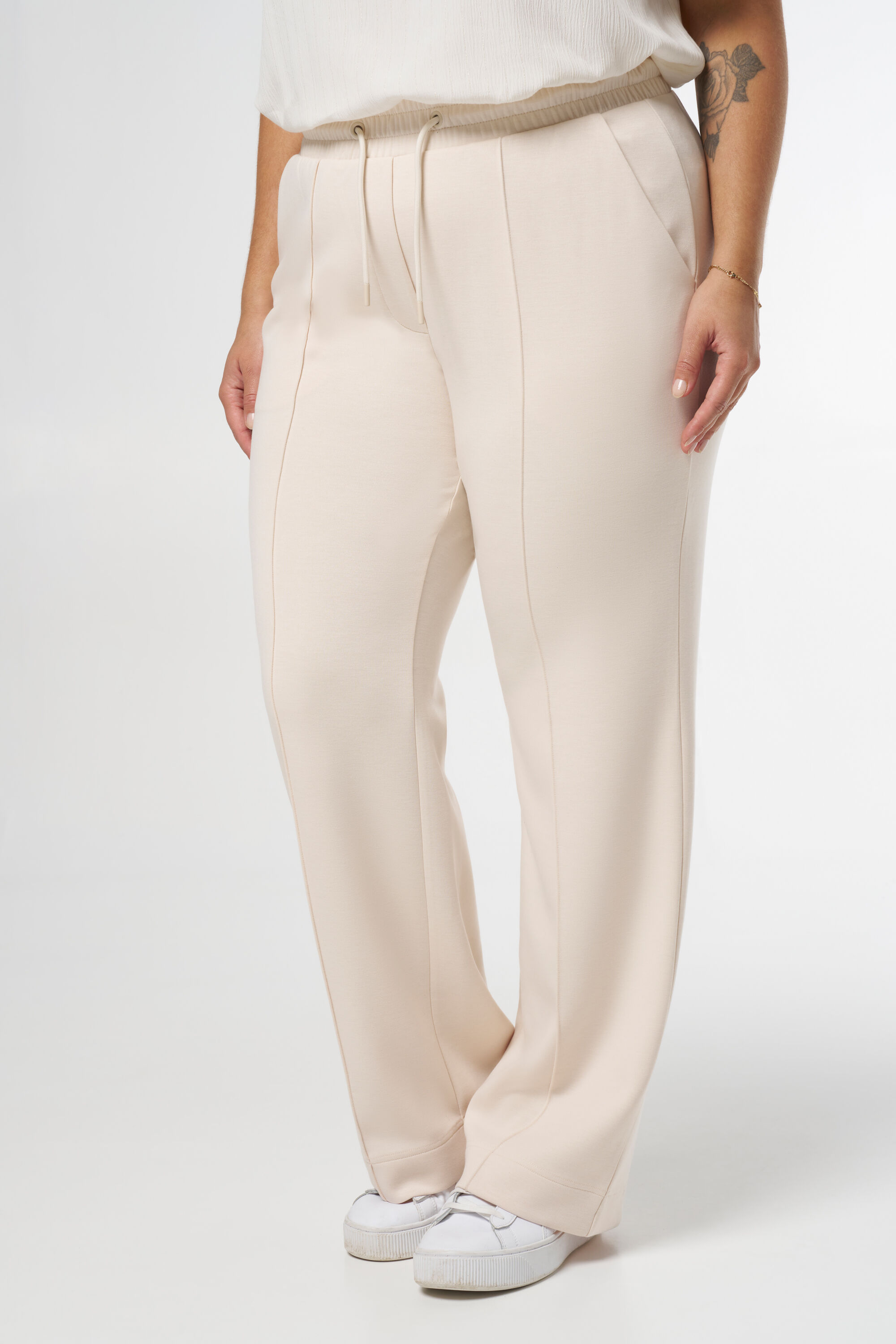 Jeans mit Ziernaht  image number 5