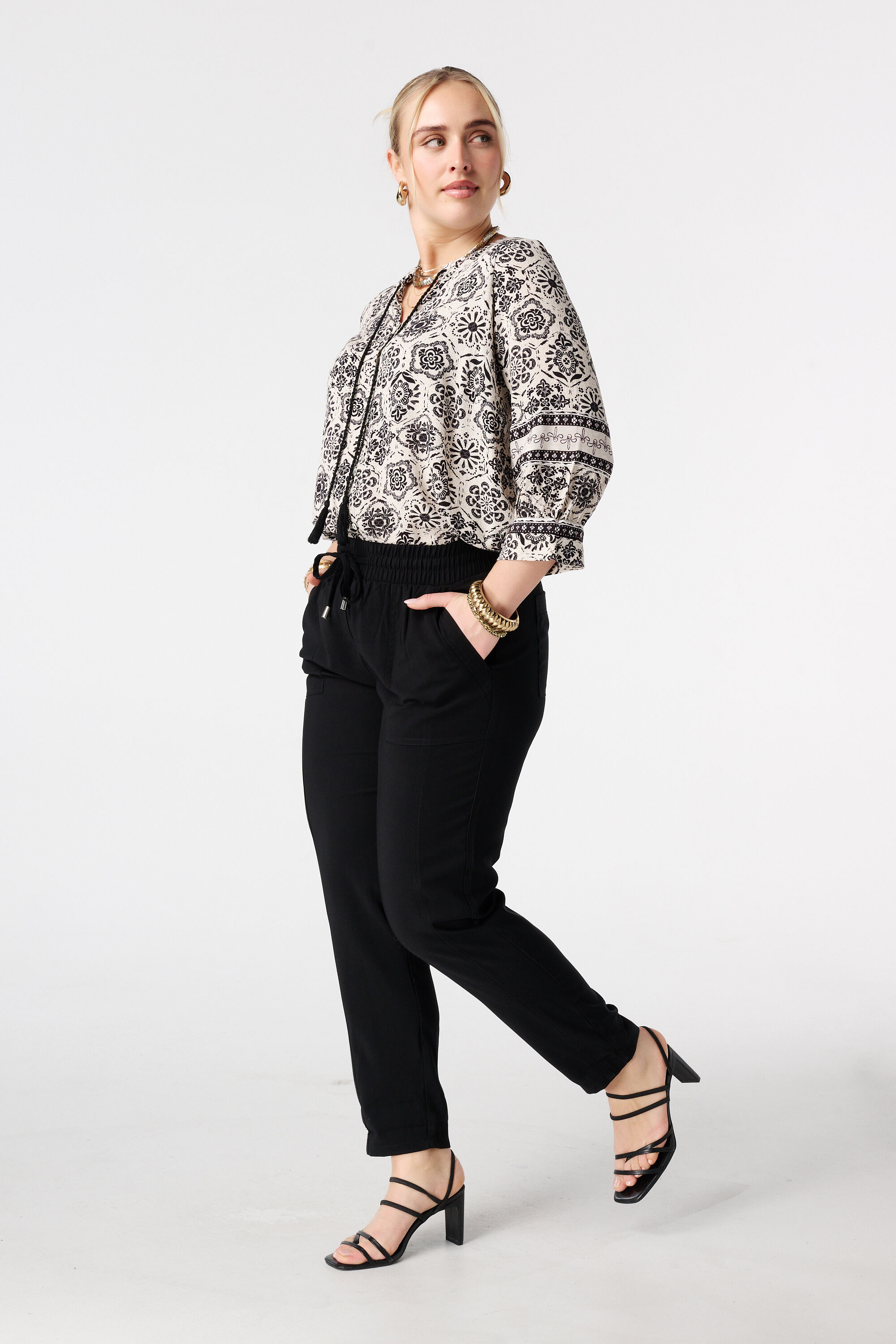 Bluse mit Knopfleiste image number 5