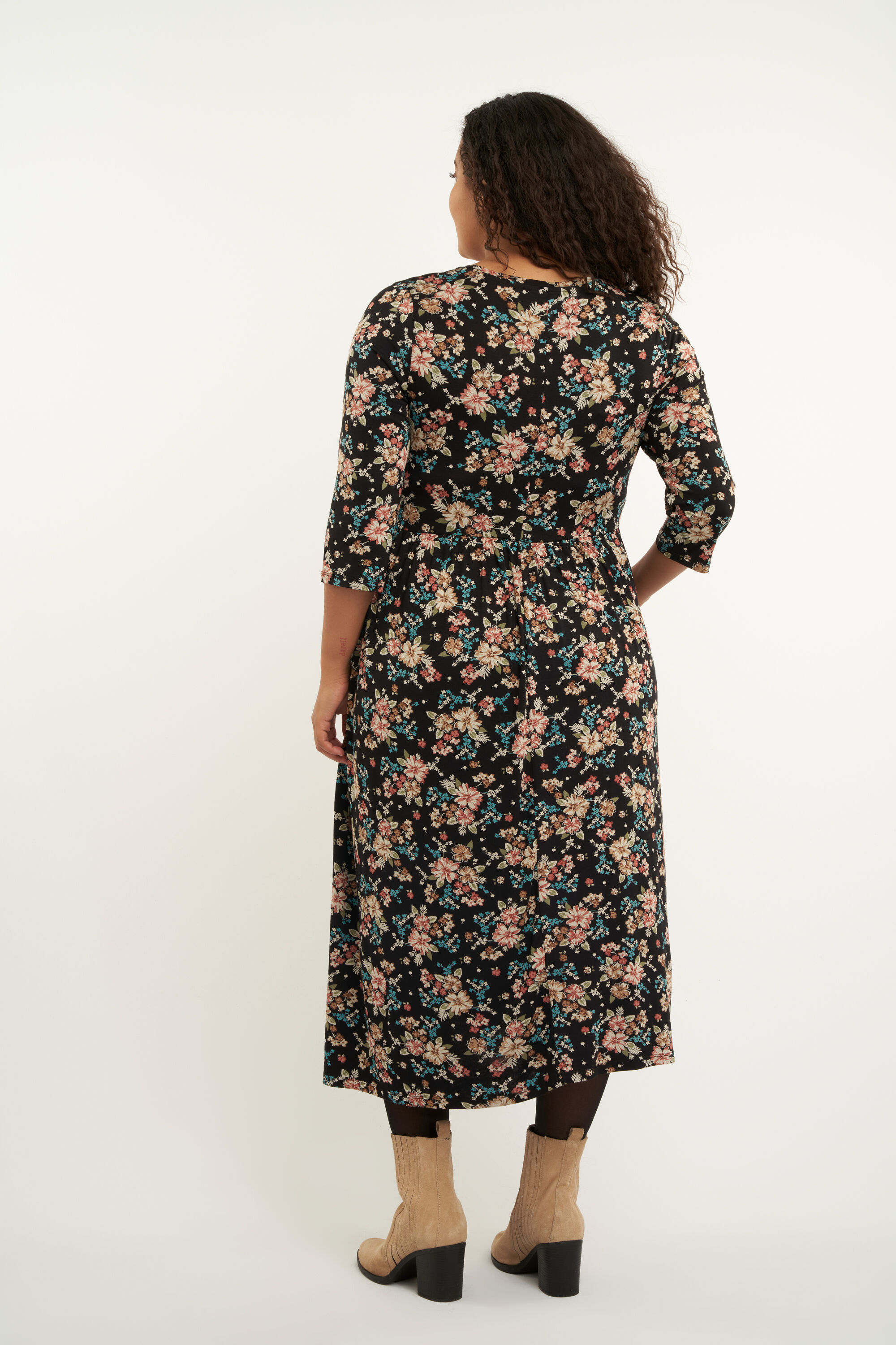 Langes Kleid mit Print  image number 3