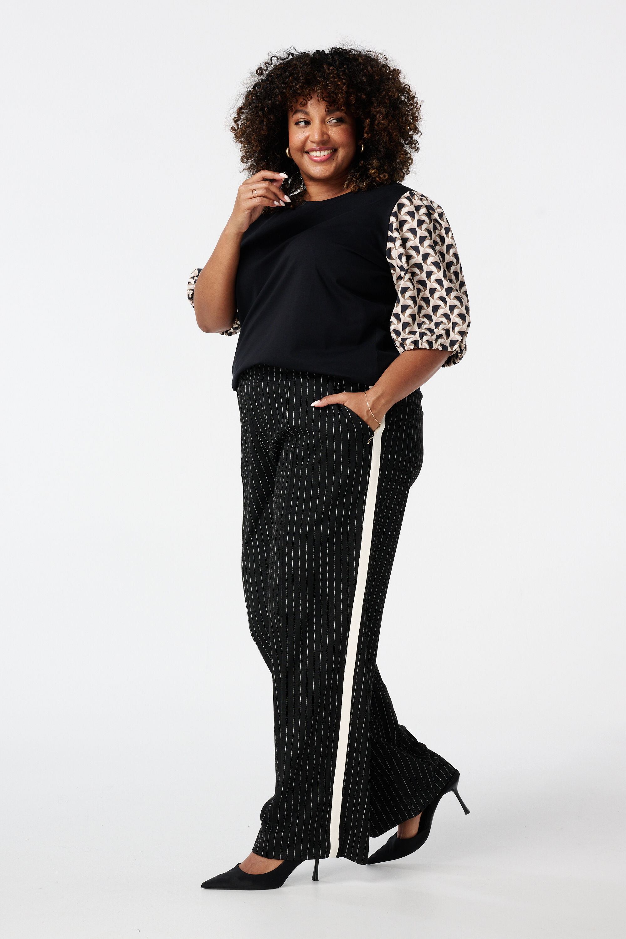 T-Shirt mit Puff&auml;rmeln image number 5