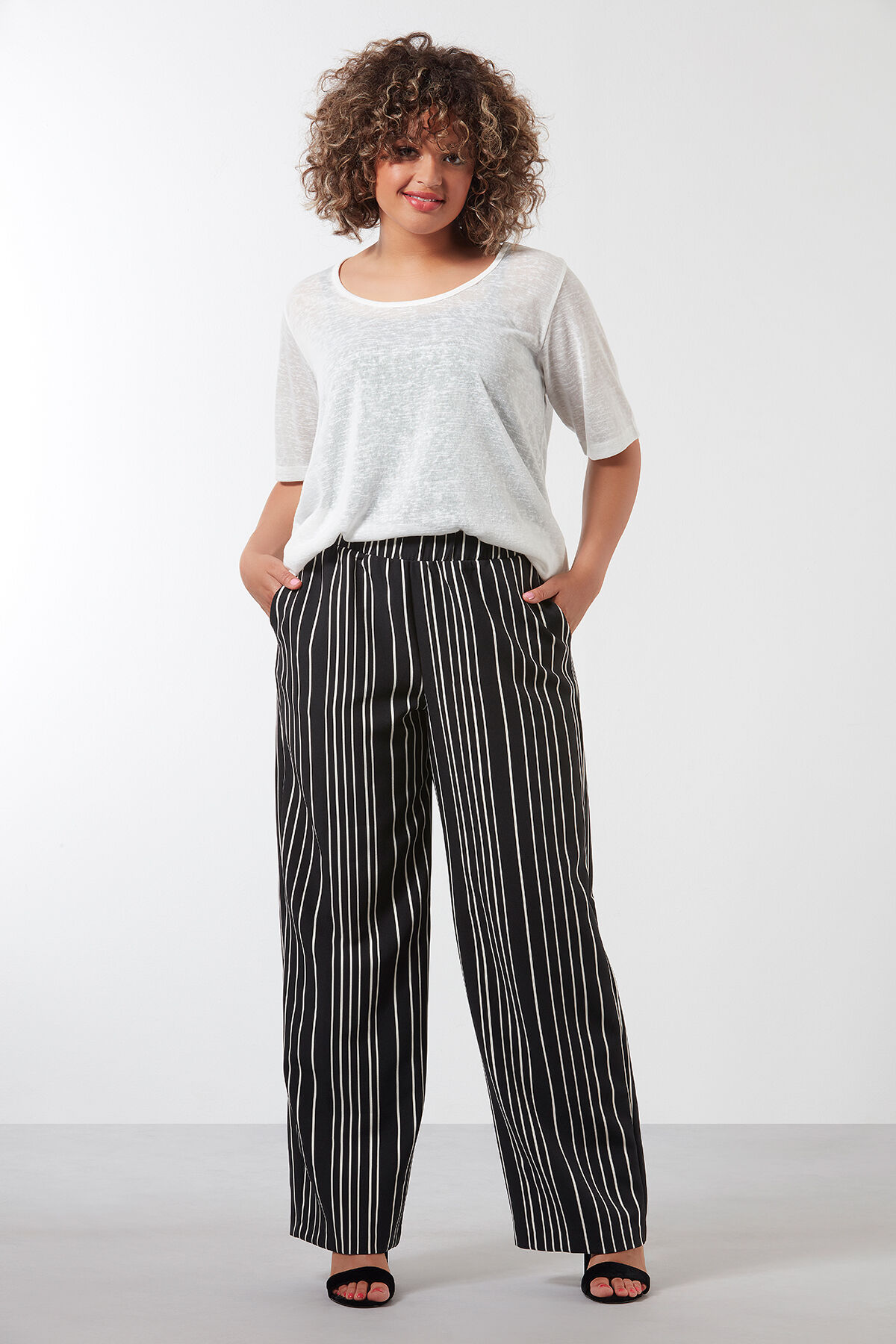 Wide-leg Hose mit Streifen  image number 4