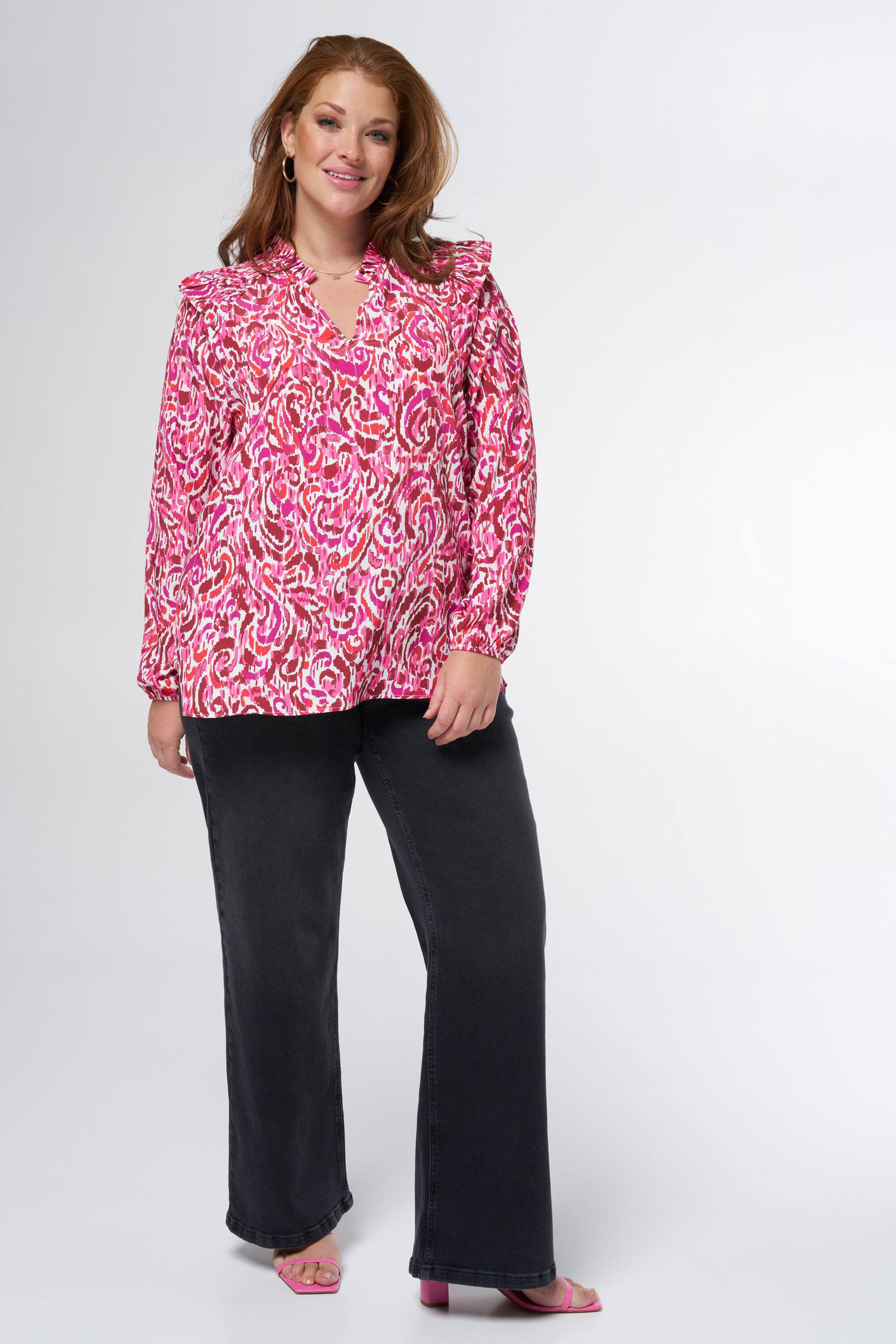 Bluse mit sch&ouml;nem Print und Verzierungen an den Schultern image number 5