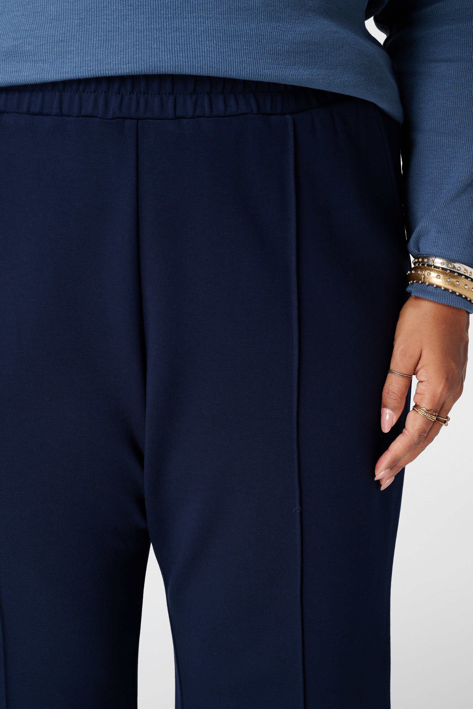 Weit geschnittene Hose mit Ziern&auml;hten image number 4