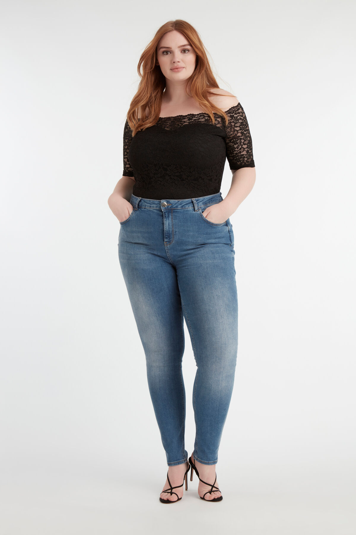 Magic Simplicity LIFTS Jeans image number 4