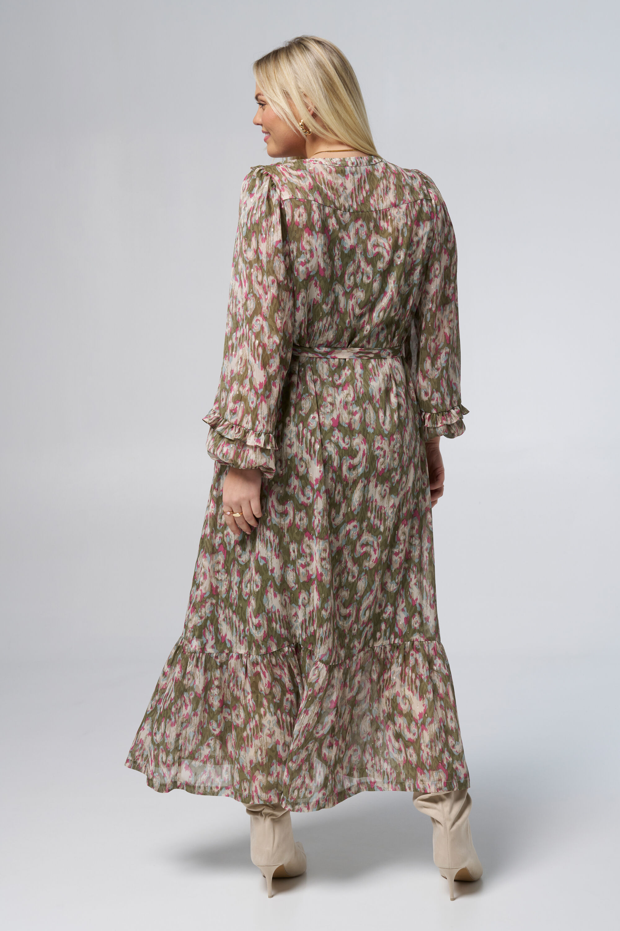 Farbenfrohes Maxikleid mit metallischen Verzierungen image number 3