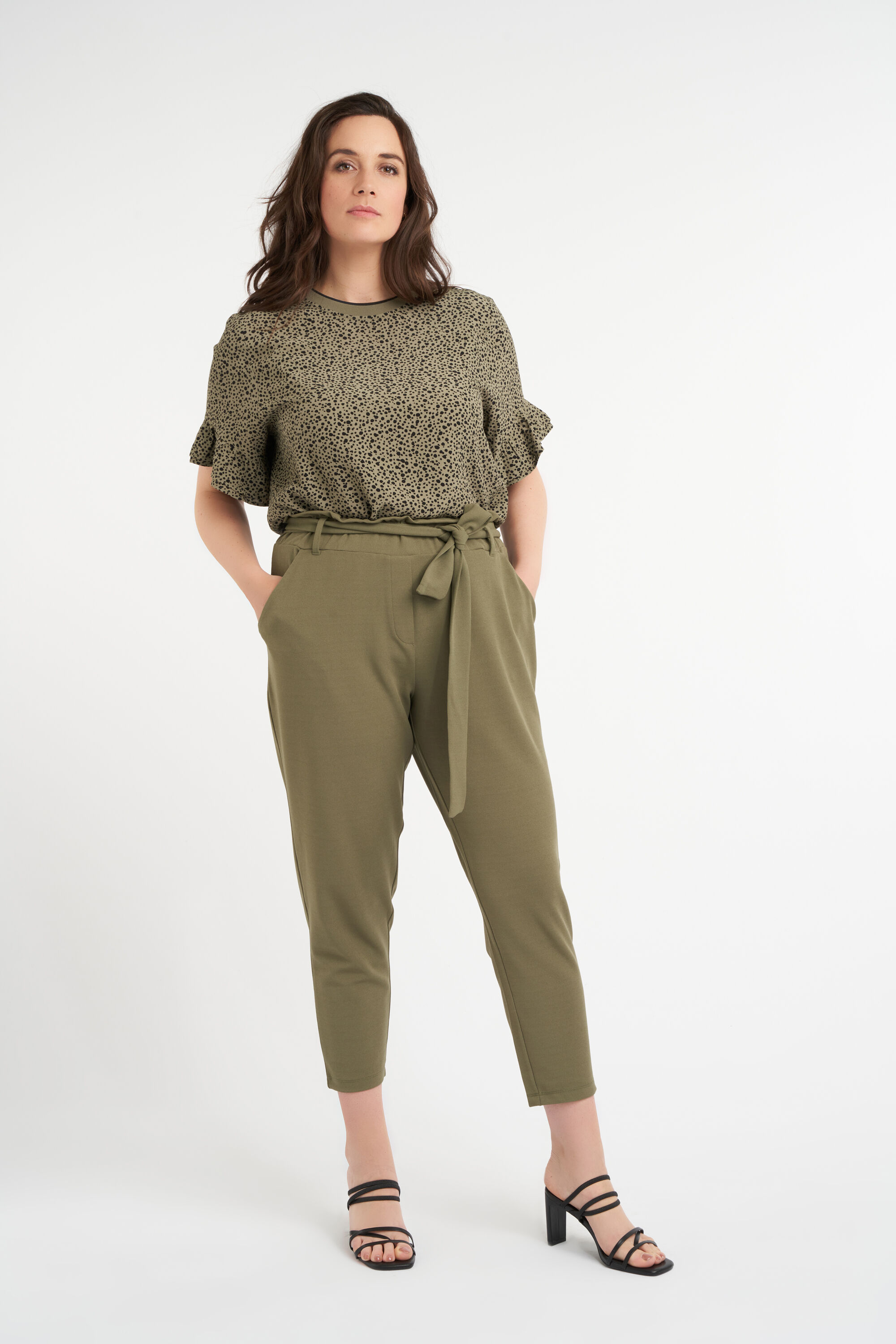 Hose mit Bindeg&uuml;rtel image number 4