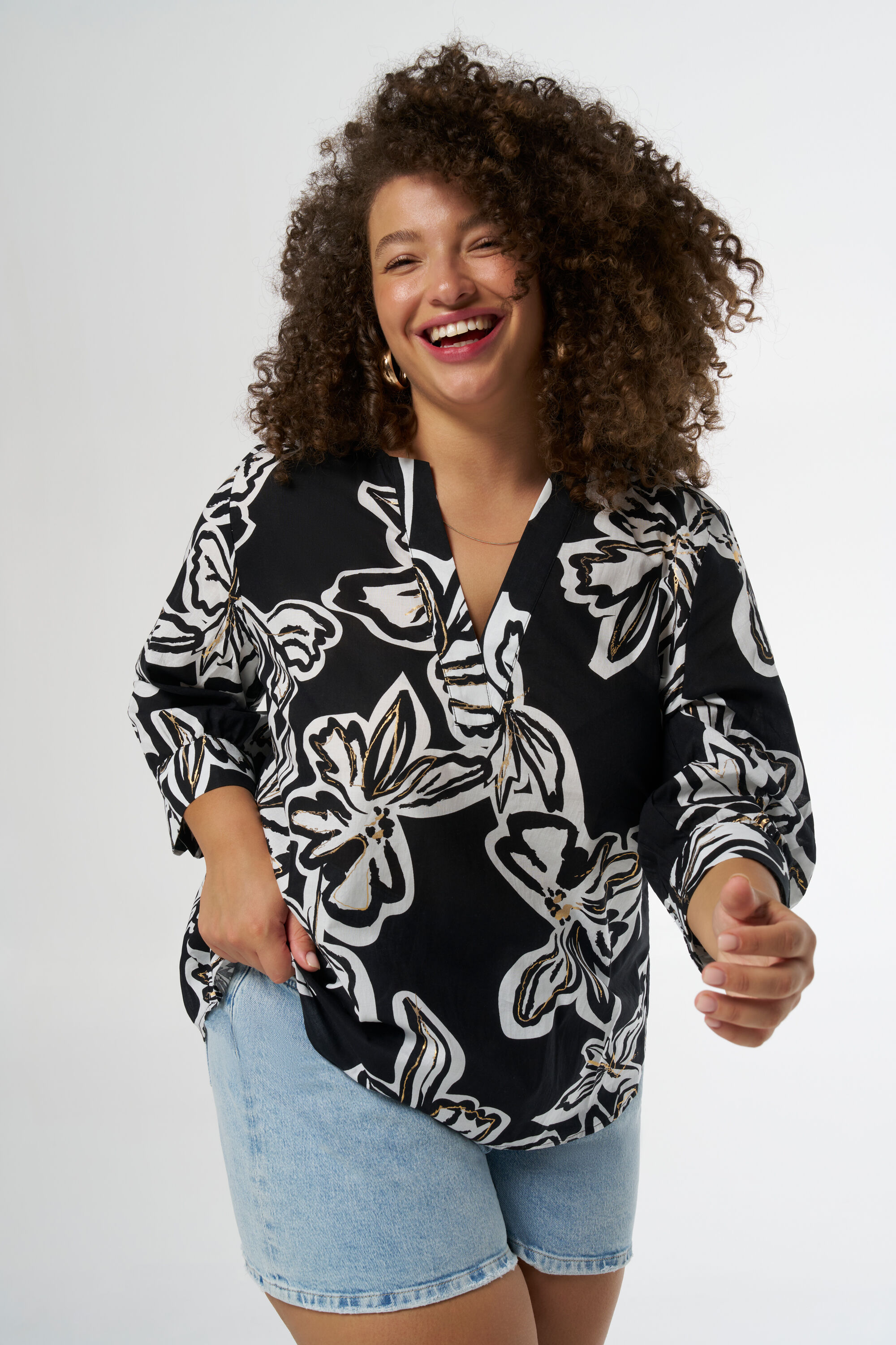 Bluse mit V-Ausschnitt image number 0