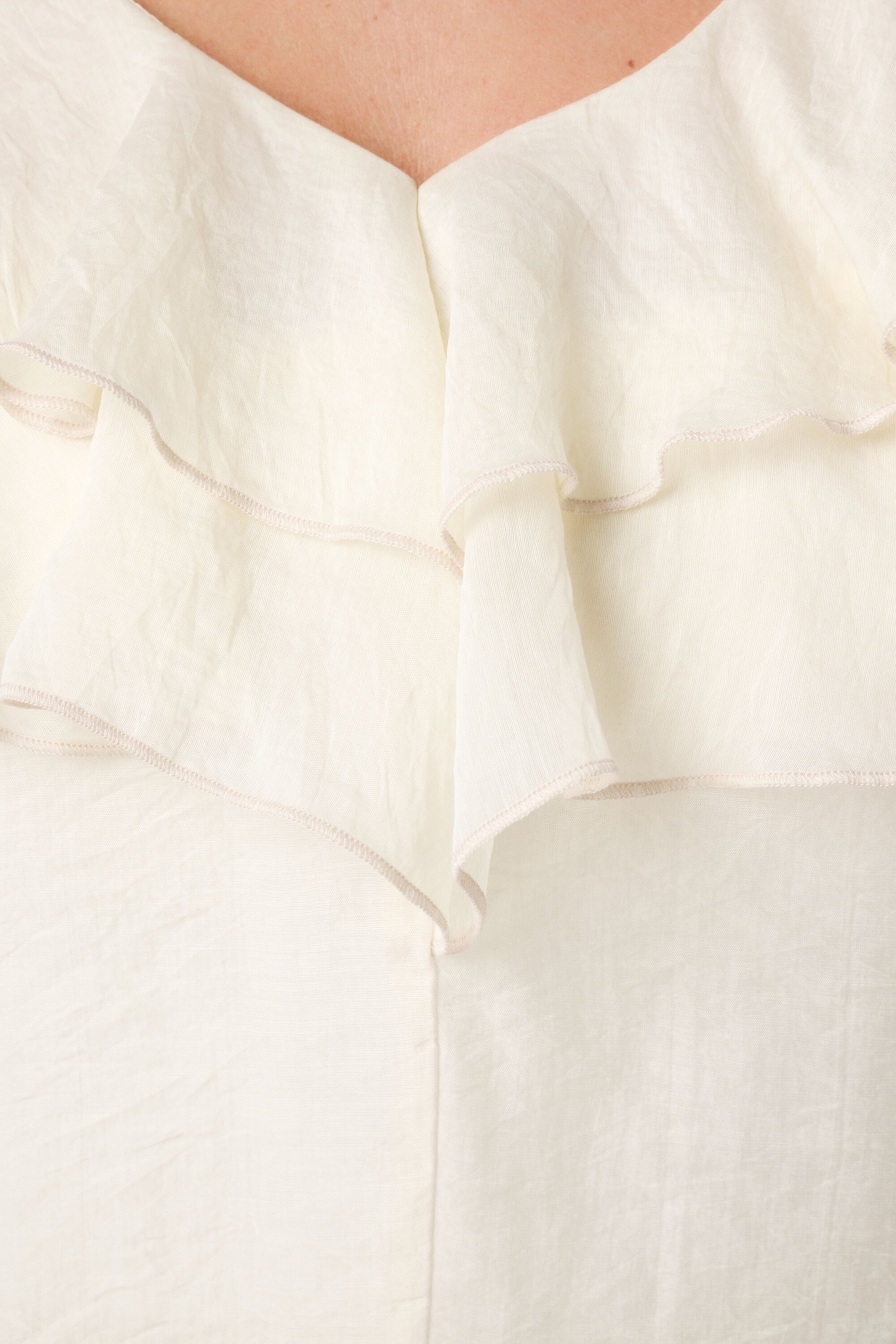 Bluse mit R&uuml;schen und Puff&auml;rmeln image number 6