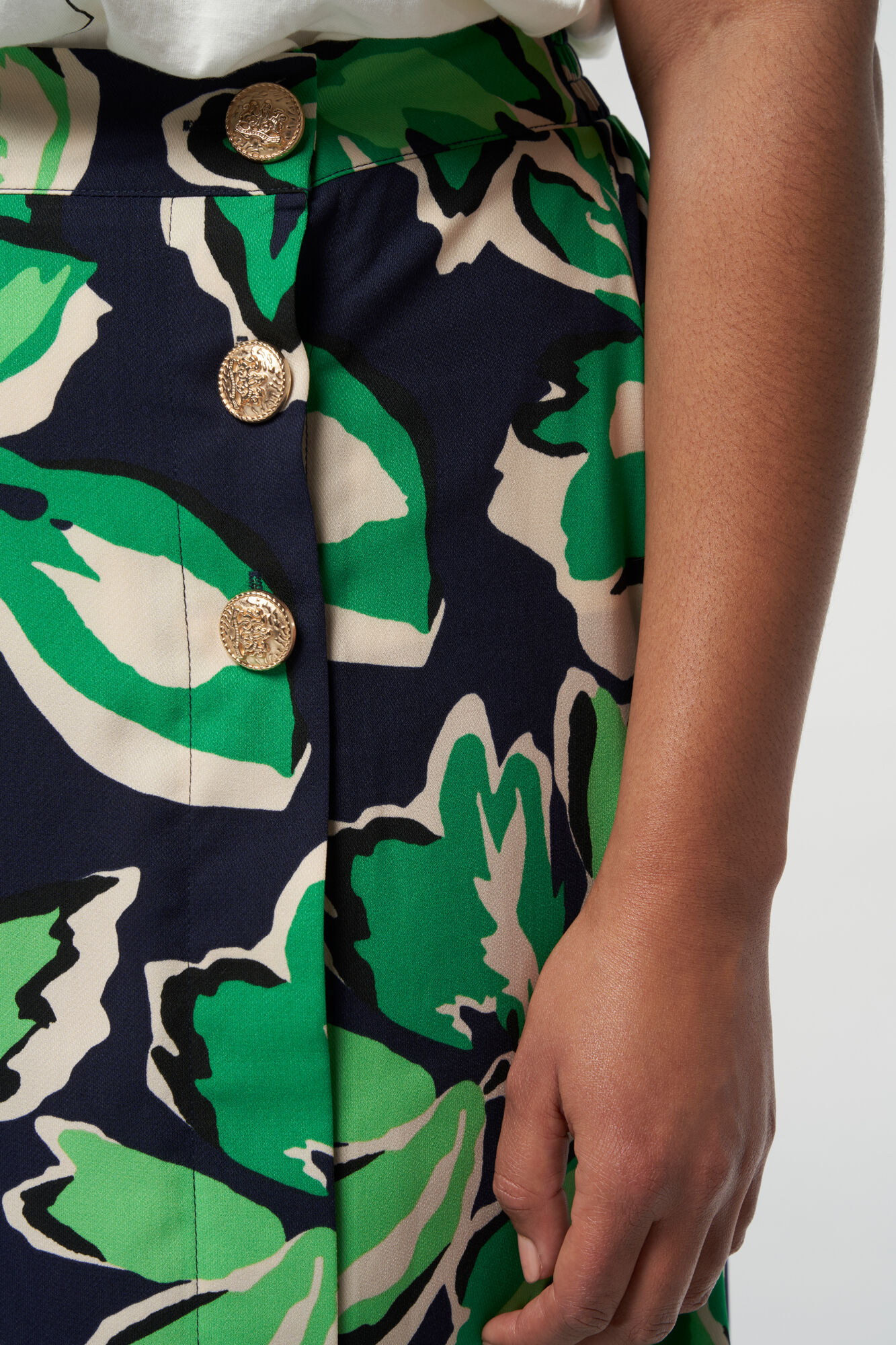 Rock mit Aufdruck und goldenen Kn&ouml;pfen image number 4