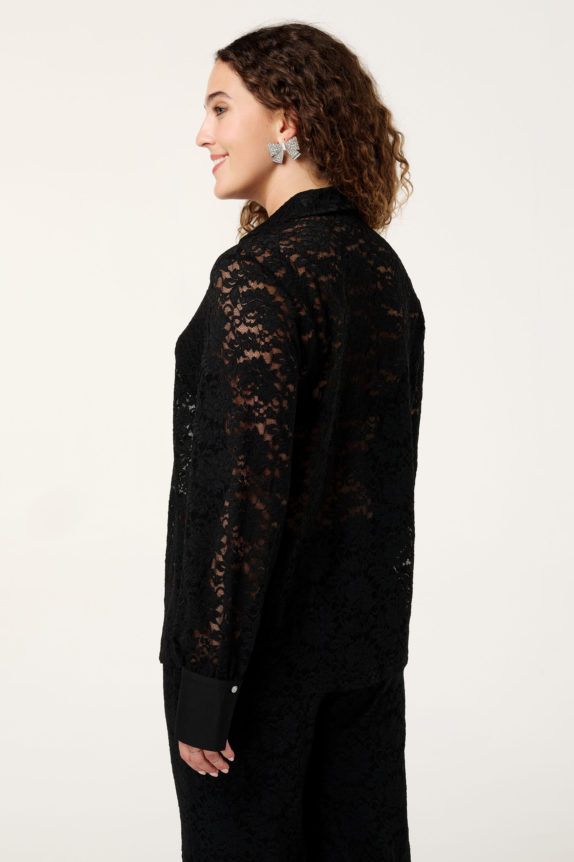 Spitzenbluse image number 3