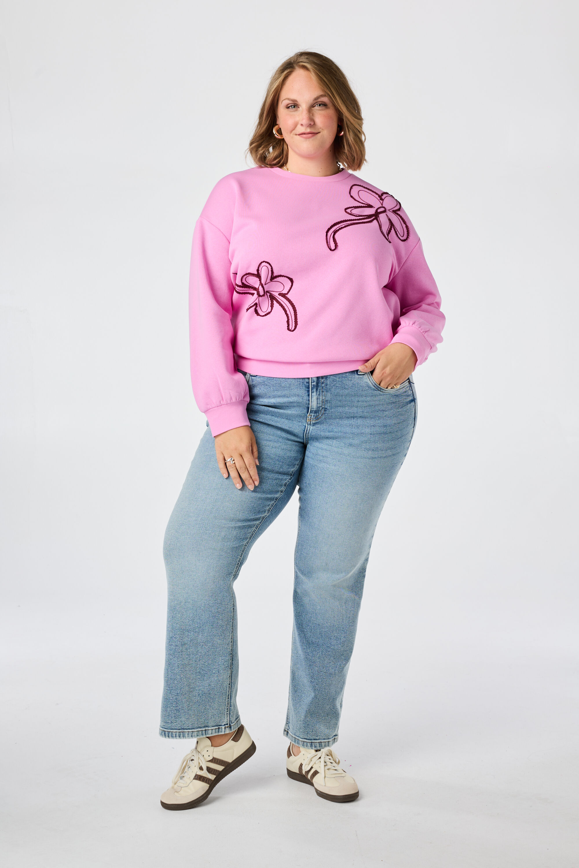 Sweatshirt mit Stickerei image number 5