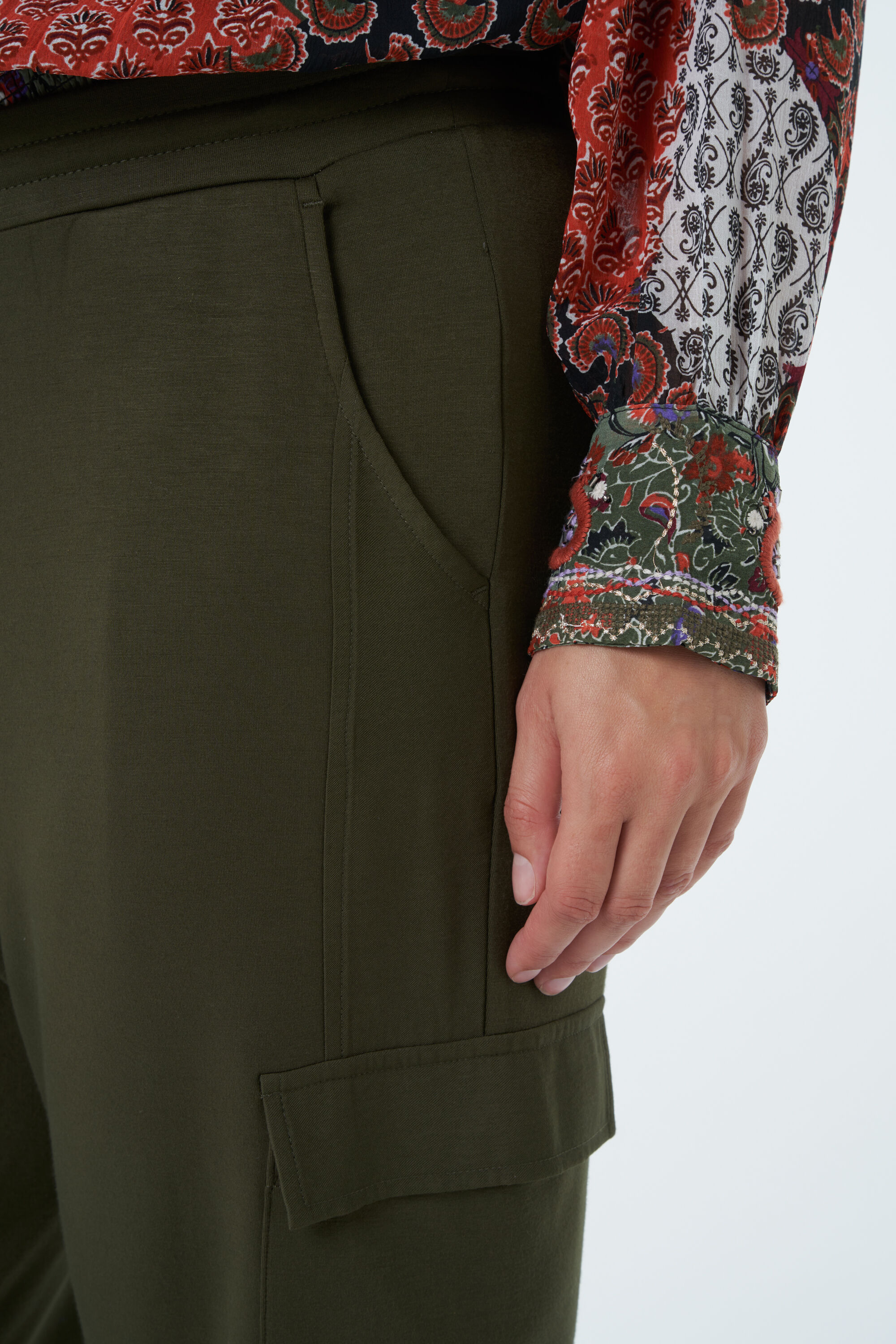 Cargo-Hose mit Satin image number 5