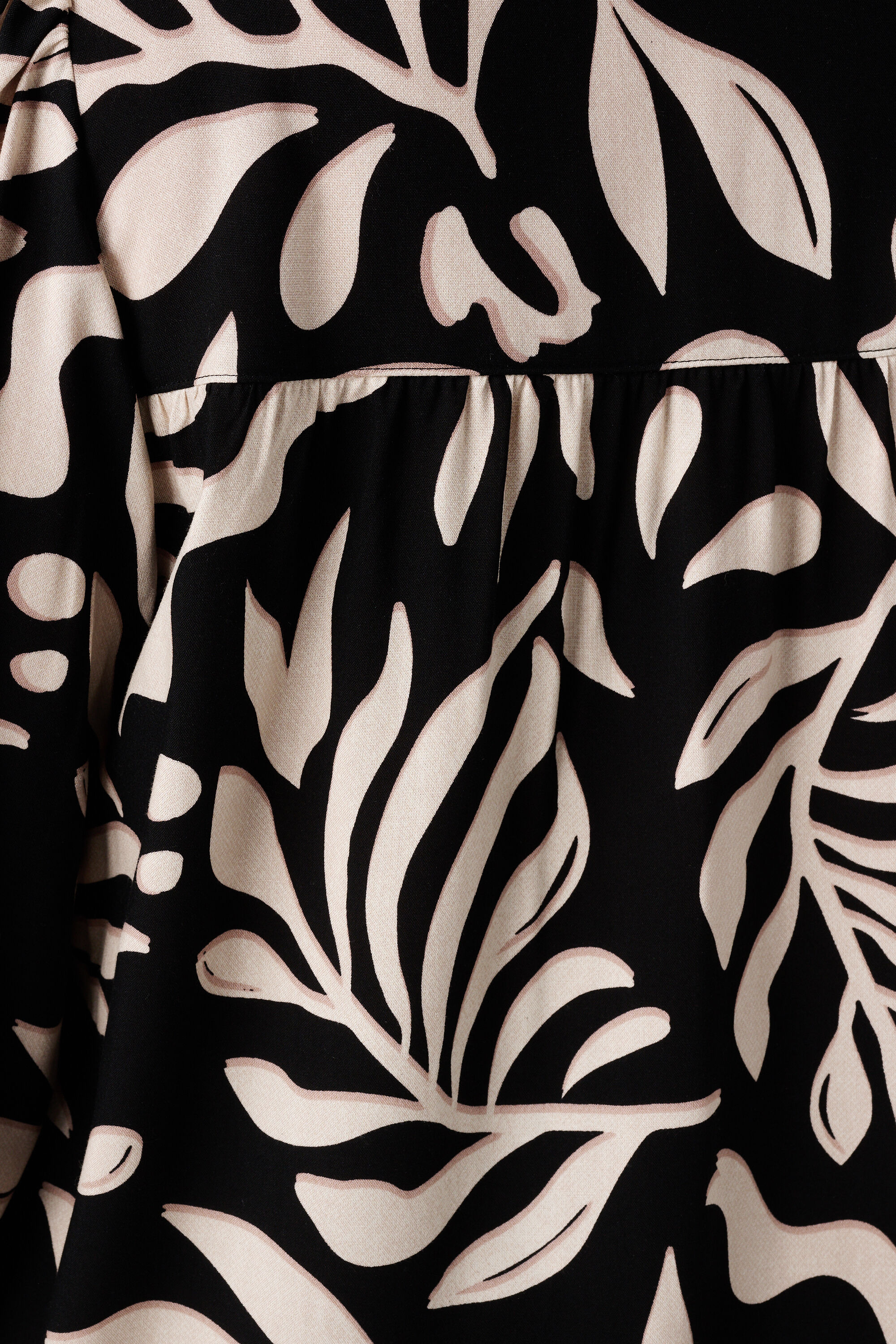 Bluse mit Print und Spulen image number 6