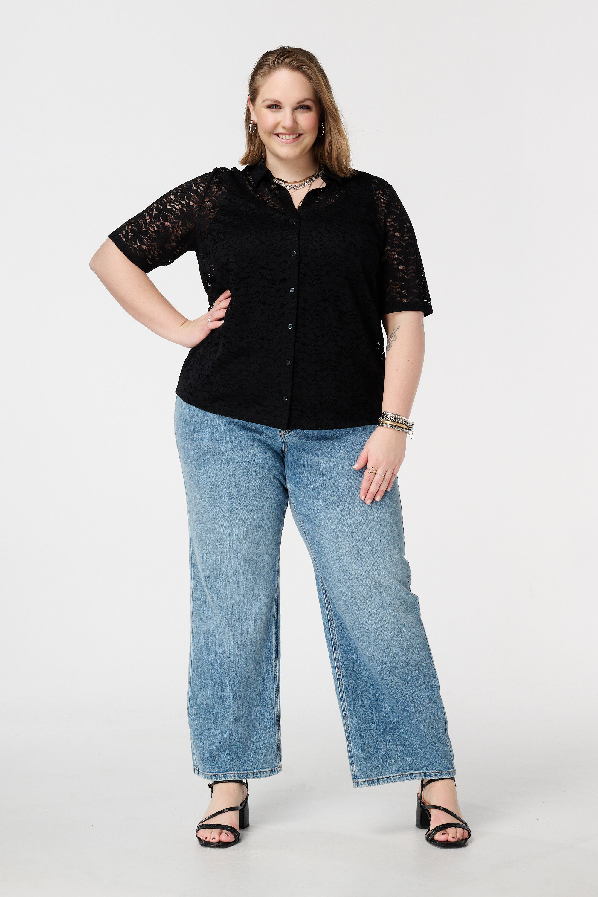 Spitzenoberteil mit kurzen &Auml;rmeln image number 5