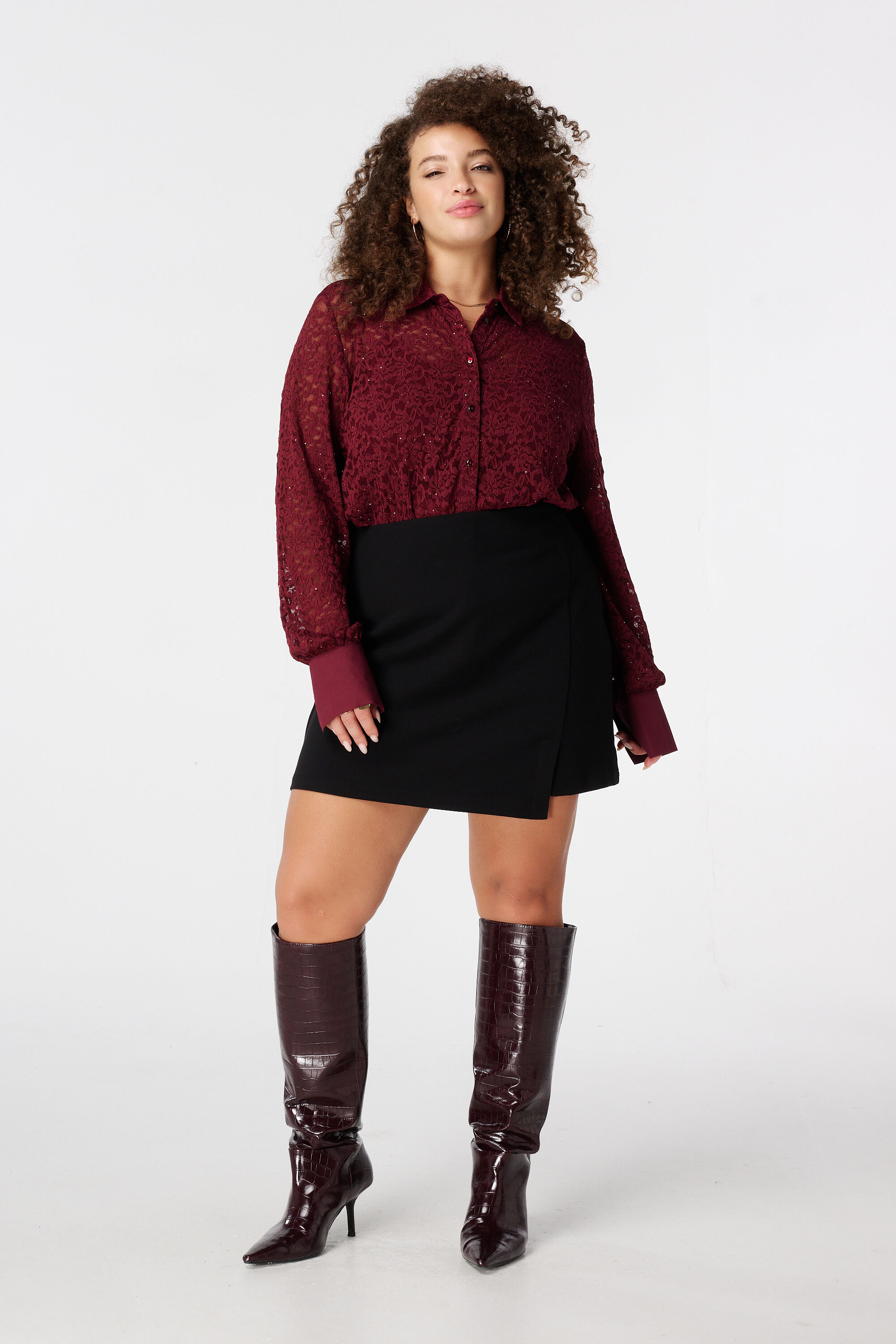 Top mit Spitze und Pailletten image number 5