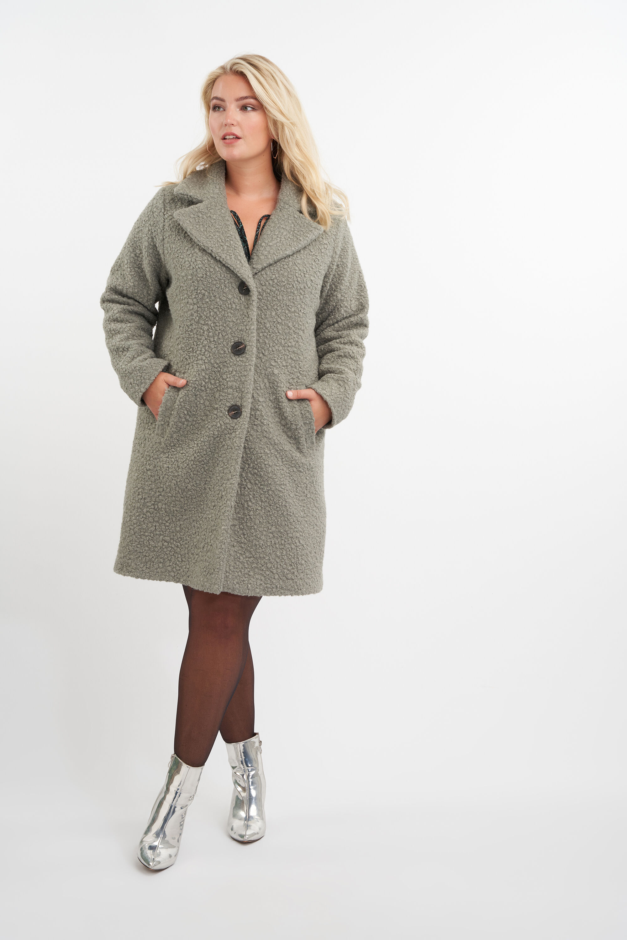 Mantel image number 6