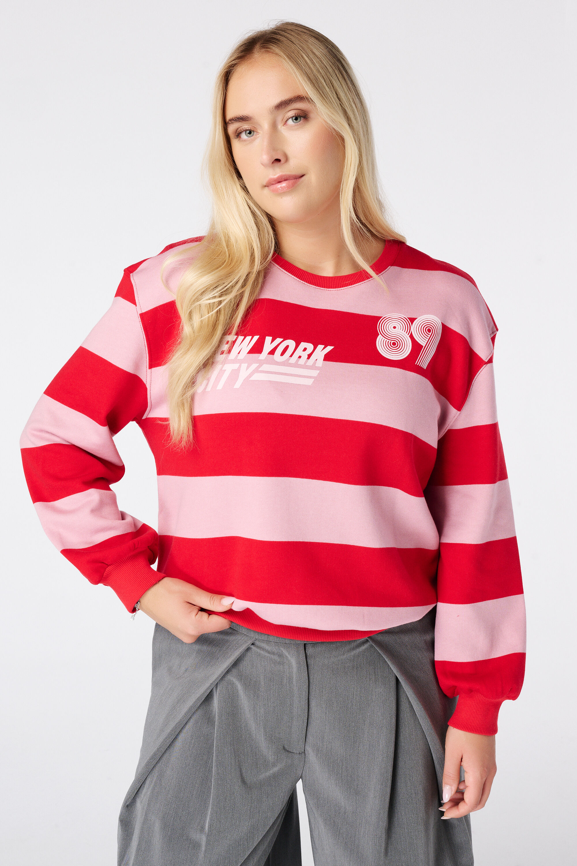Gestreiftes Sweatshirt mit Motiv