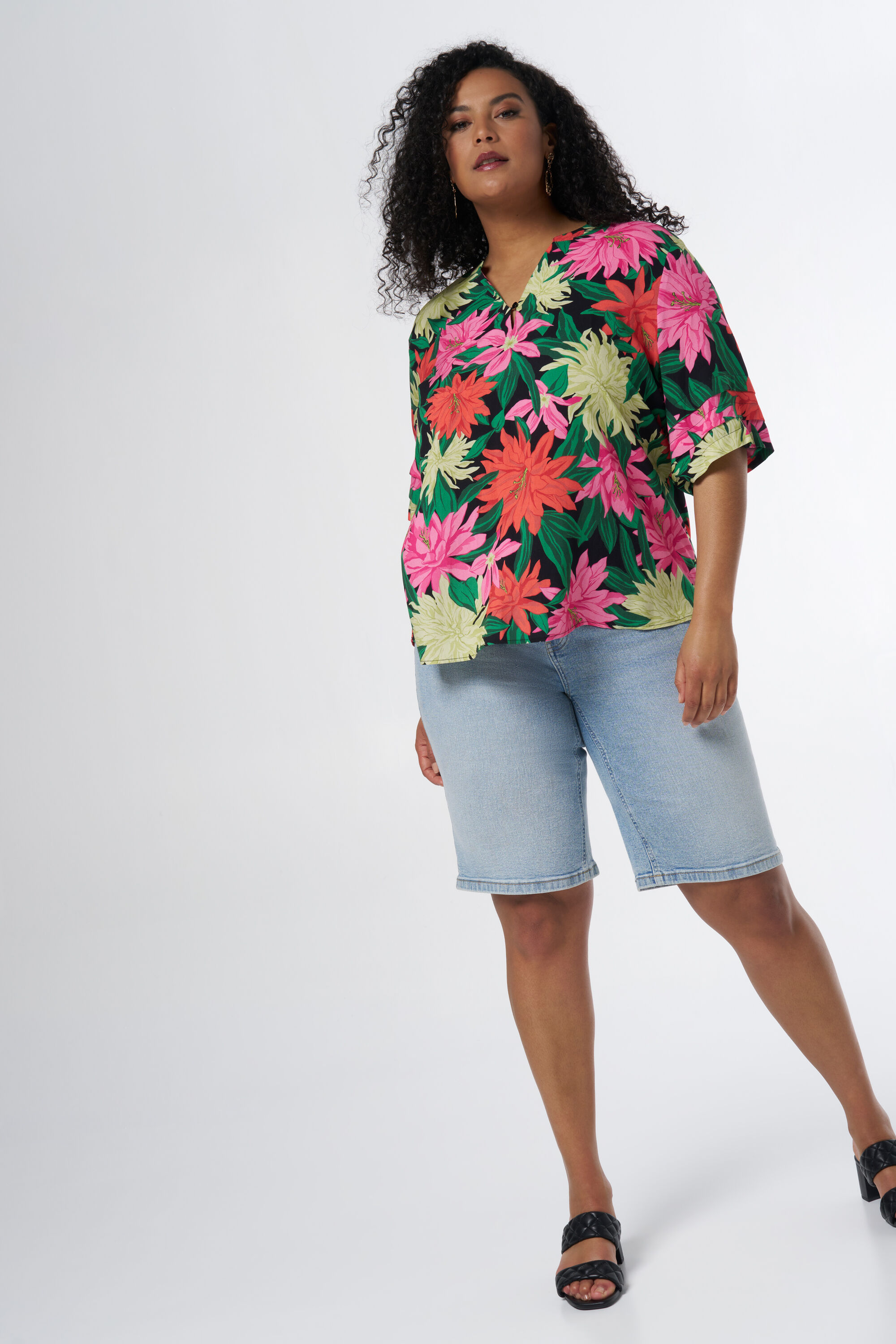 Kurz&auml;rmlige Bluse mit Print image number 5