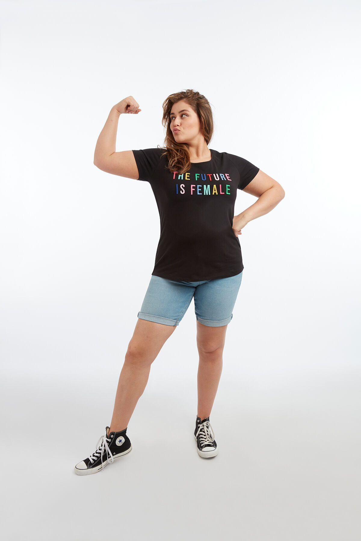 T-Shirt mit Stickerei image number 6