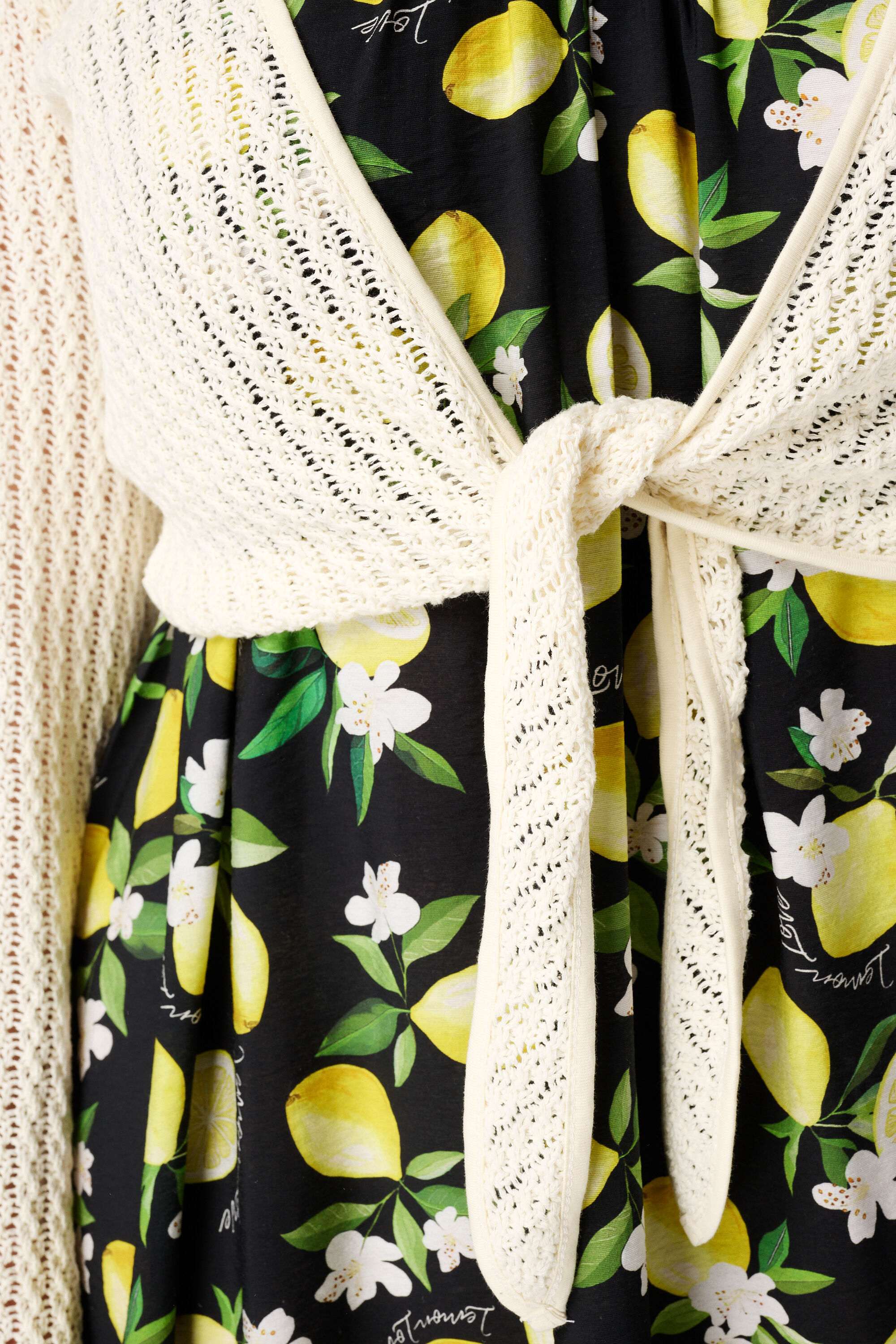 Strickstrickjacke mit Knopfleiste image number 6