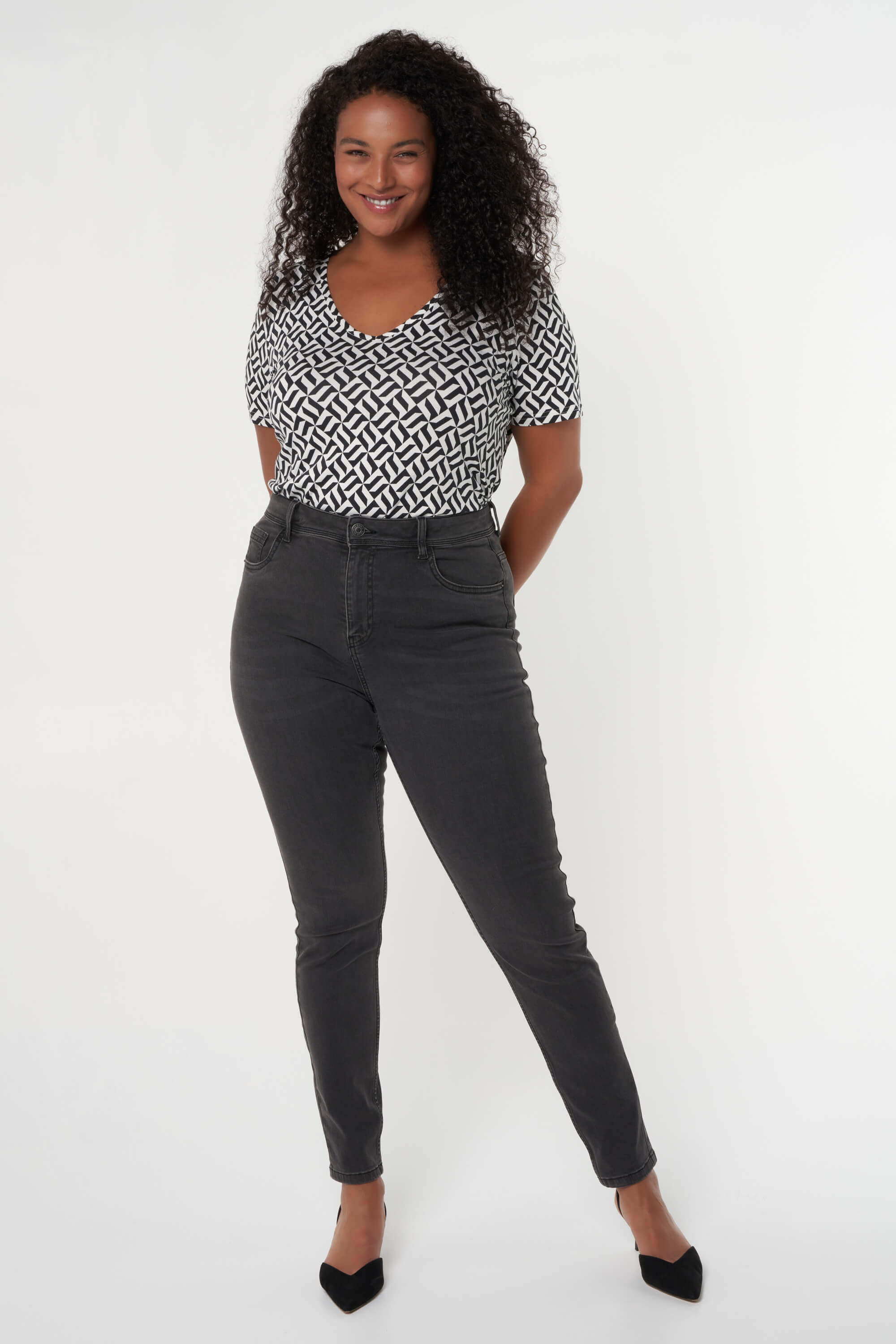 Skinny-Leg-Jeans mit hoher Taille CHERRY image number 7