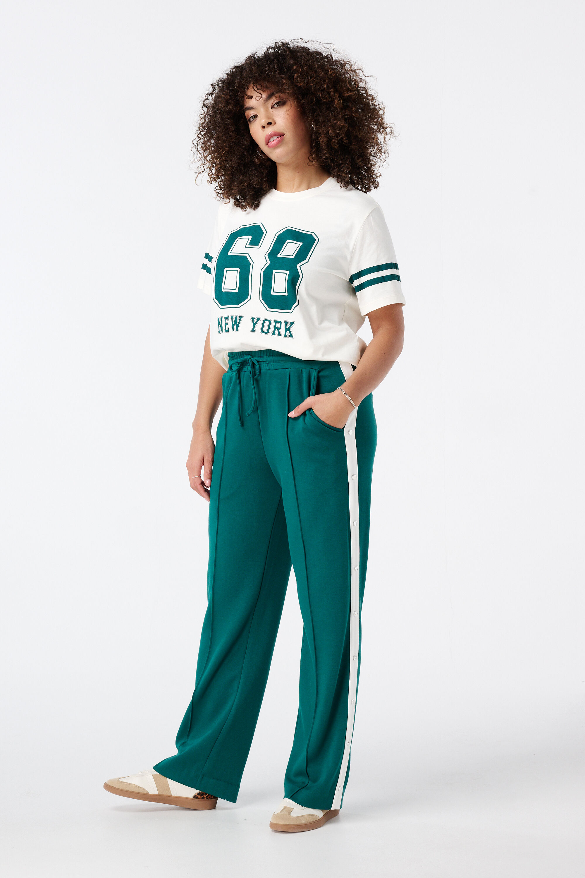 T-Shirt mit Text-Print  image number 5