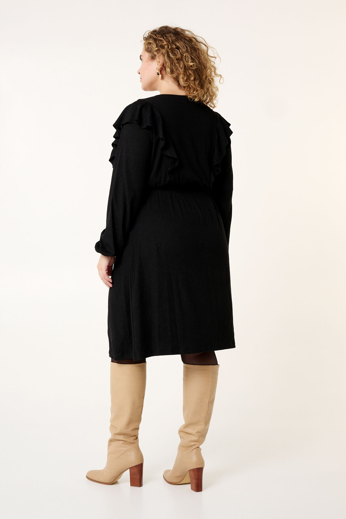 Kleid mit R&uuml;schendetails  image number 3