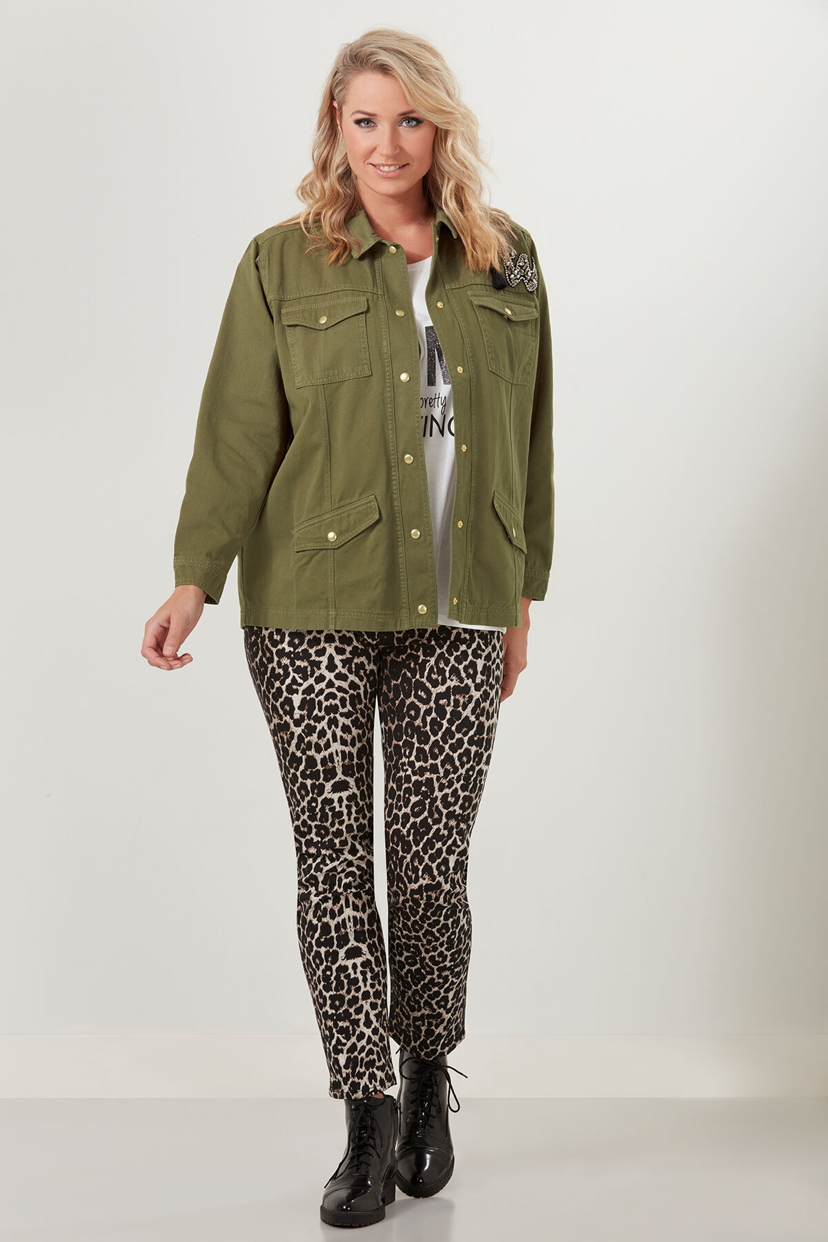 Jacke mit Applikationen und Text-Print image number 5