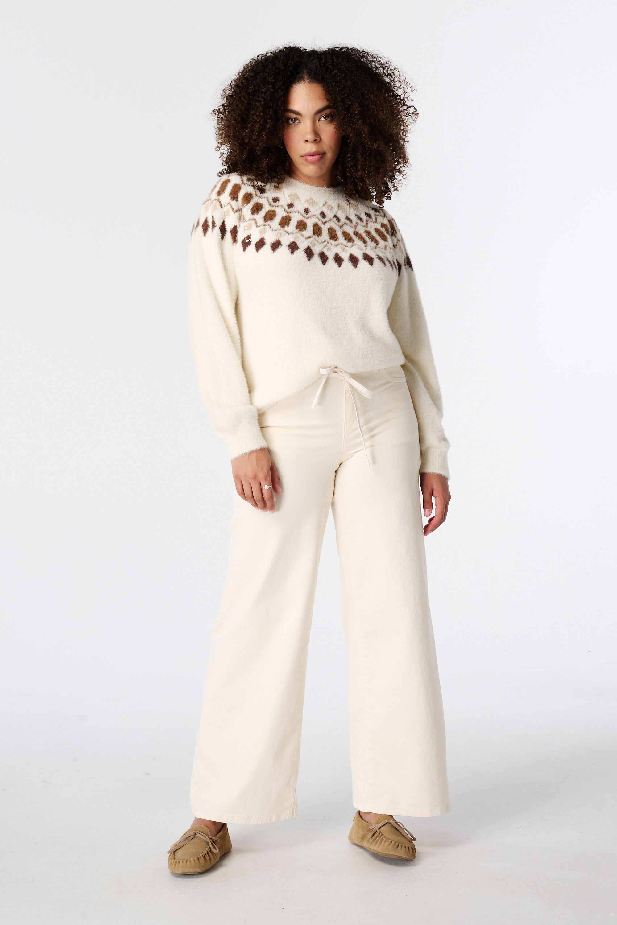 Pullover mit Pailletten image number 5