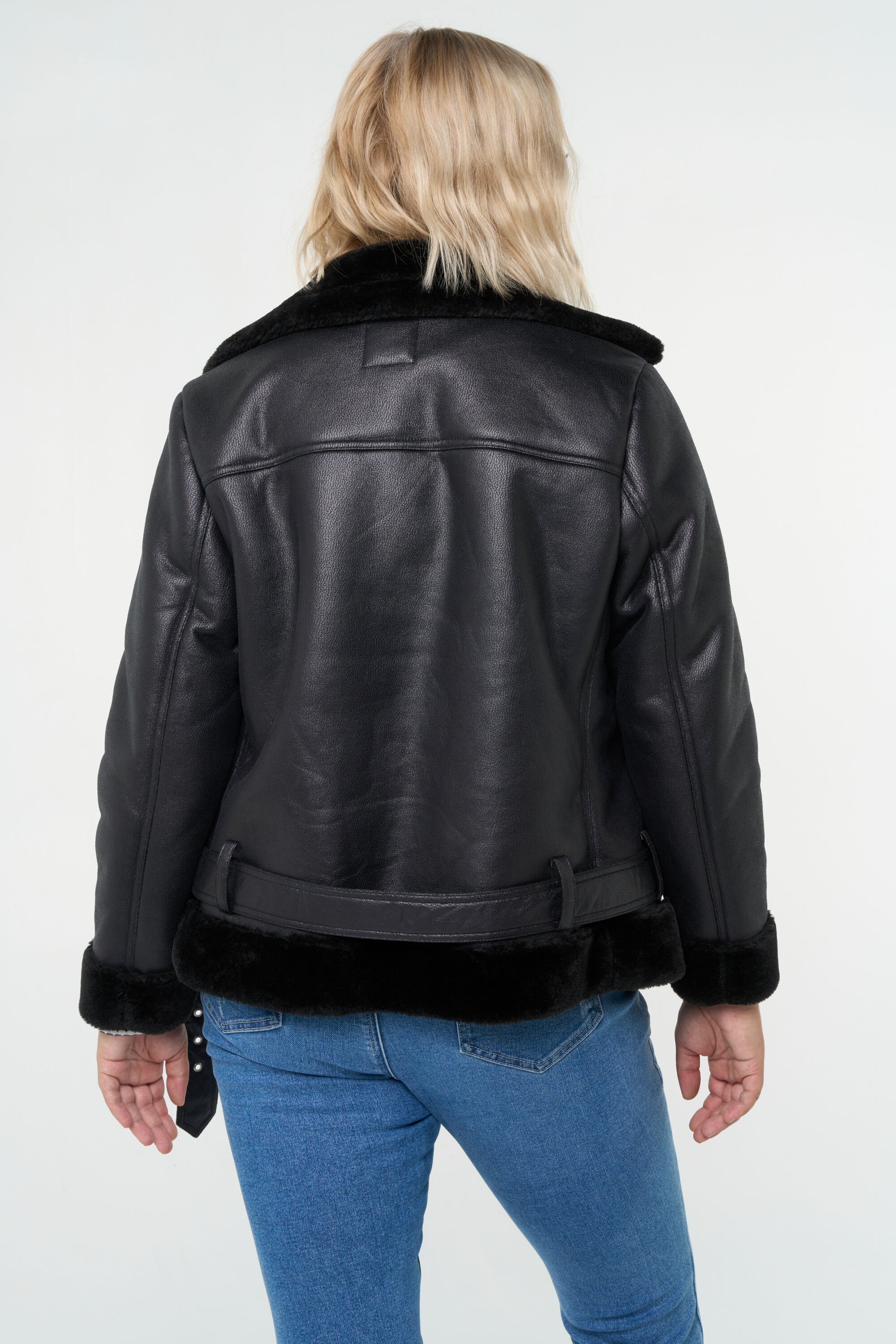 Bikerjacke mit veganem Fell  image number 3