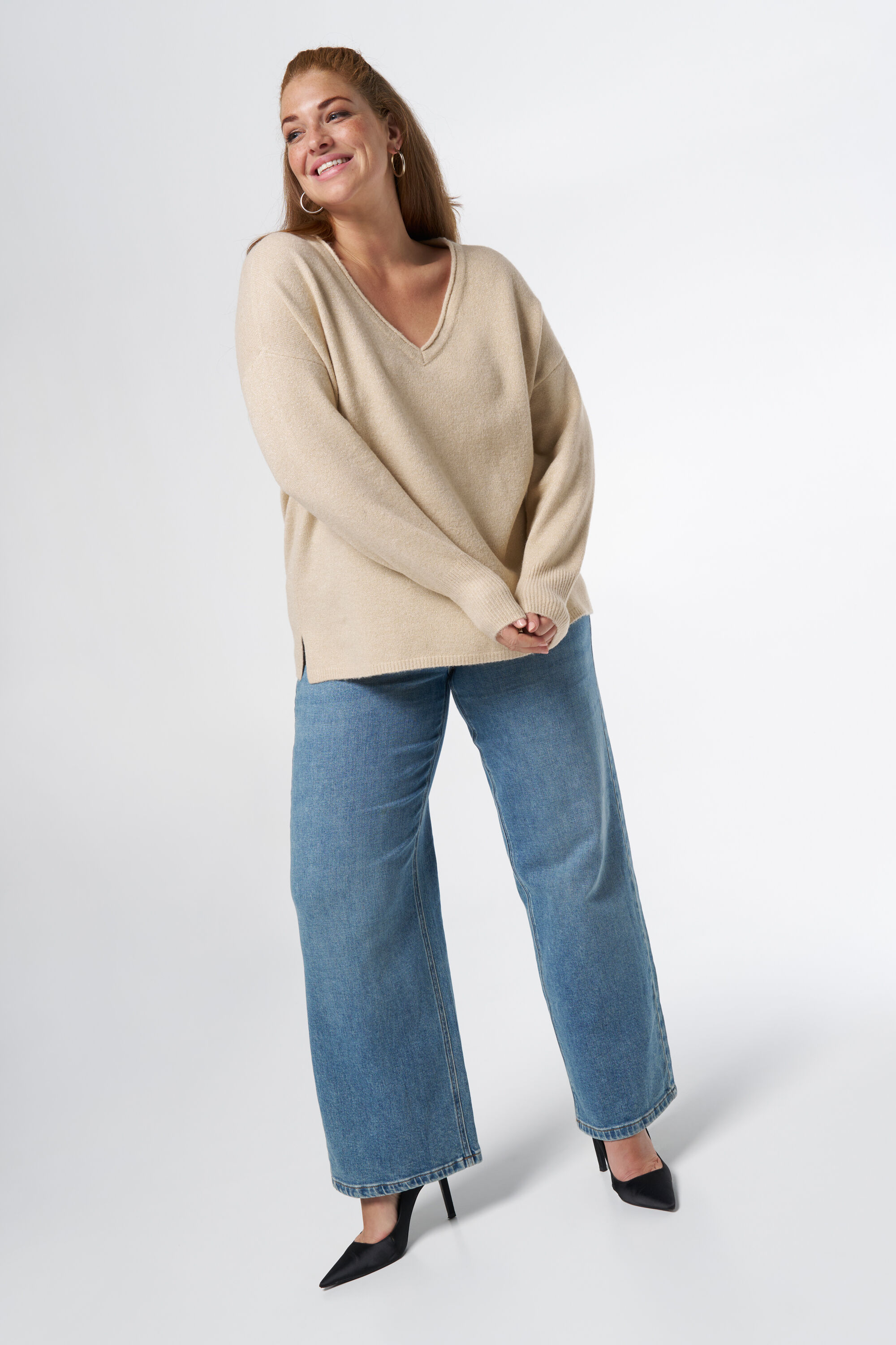 Pullover mit Glitzerdetail image number 5