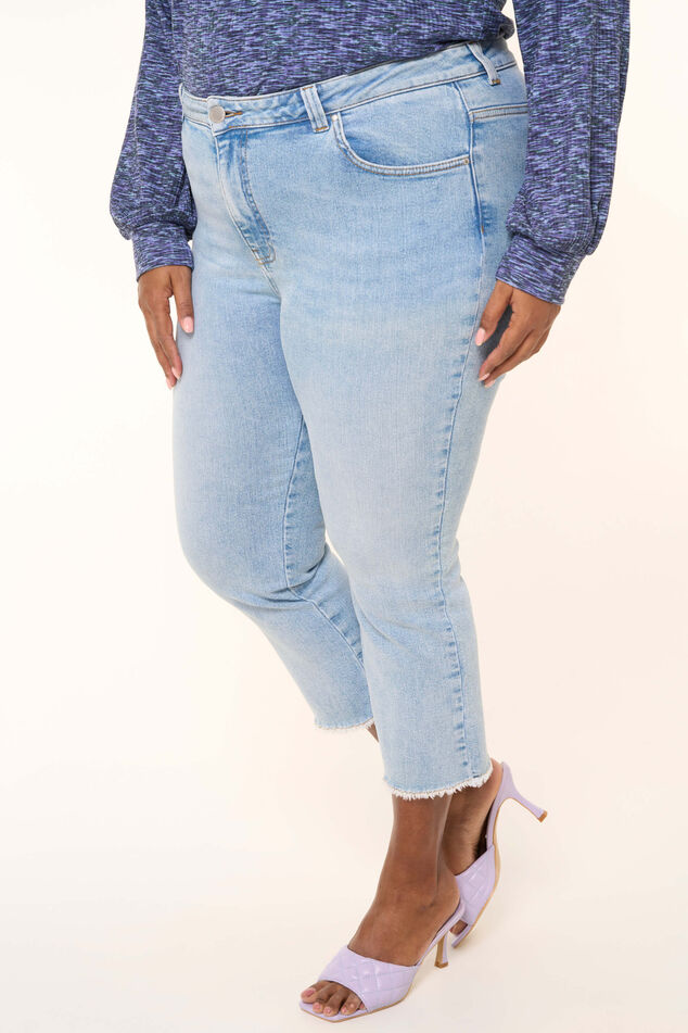 Denim-Jeans mit hoch geschnittener Taille image number 5
