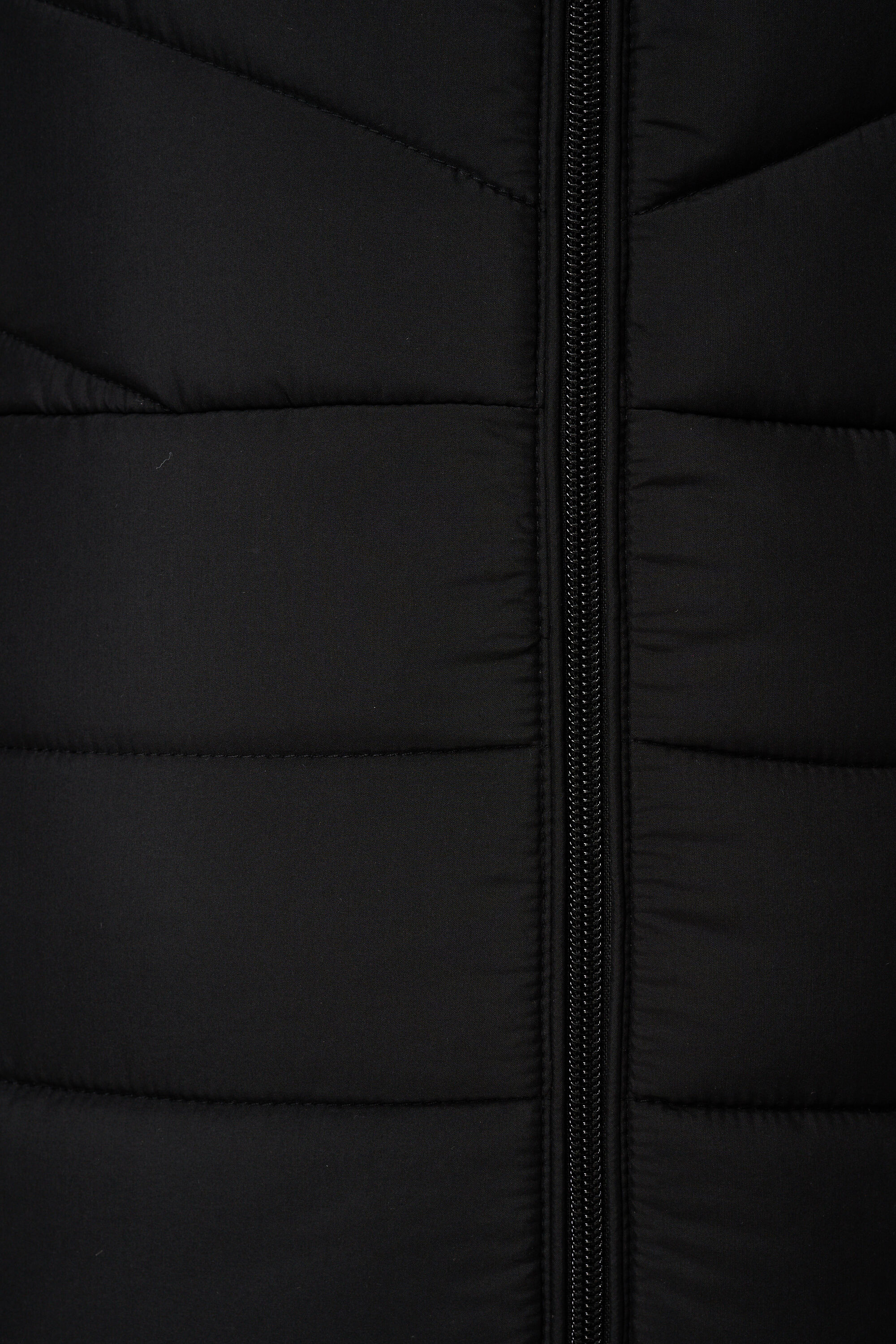 Gesteppte Weste mit Kapuze image number 6