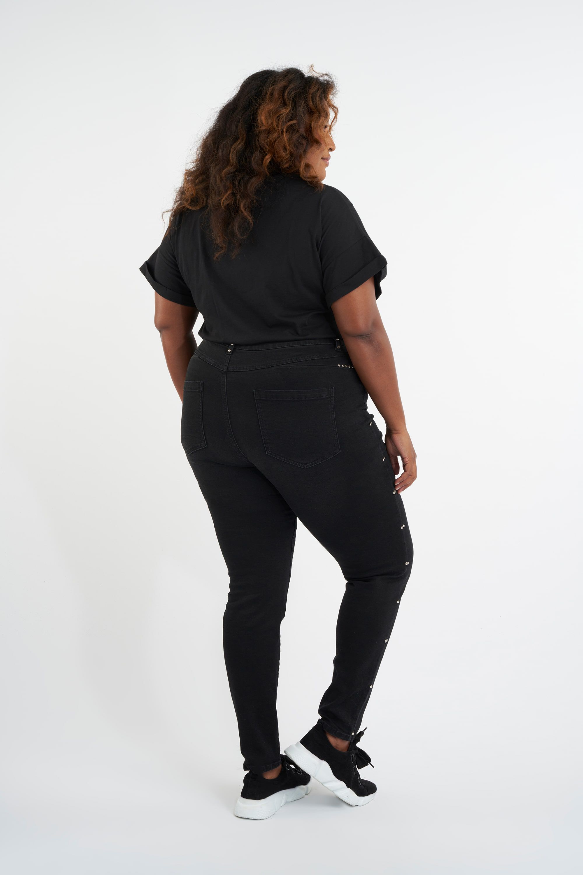 Jeans mit Nieten  image number 3