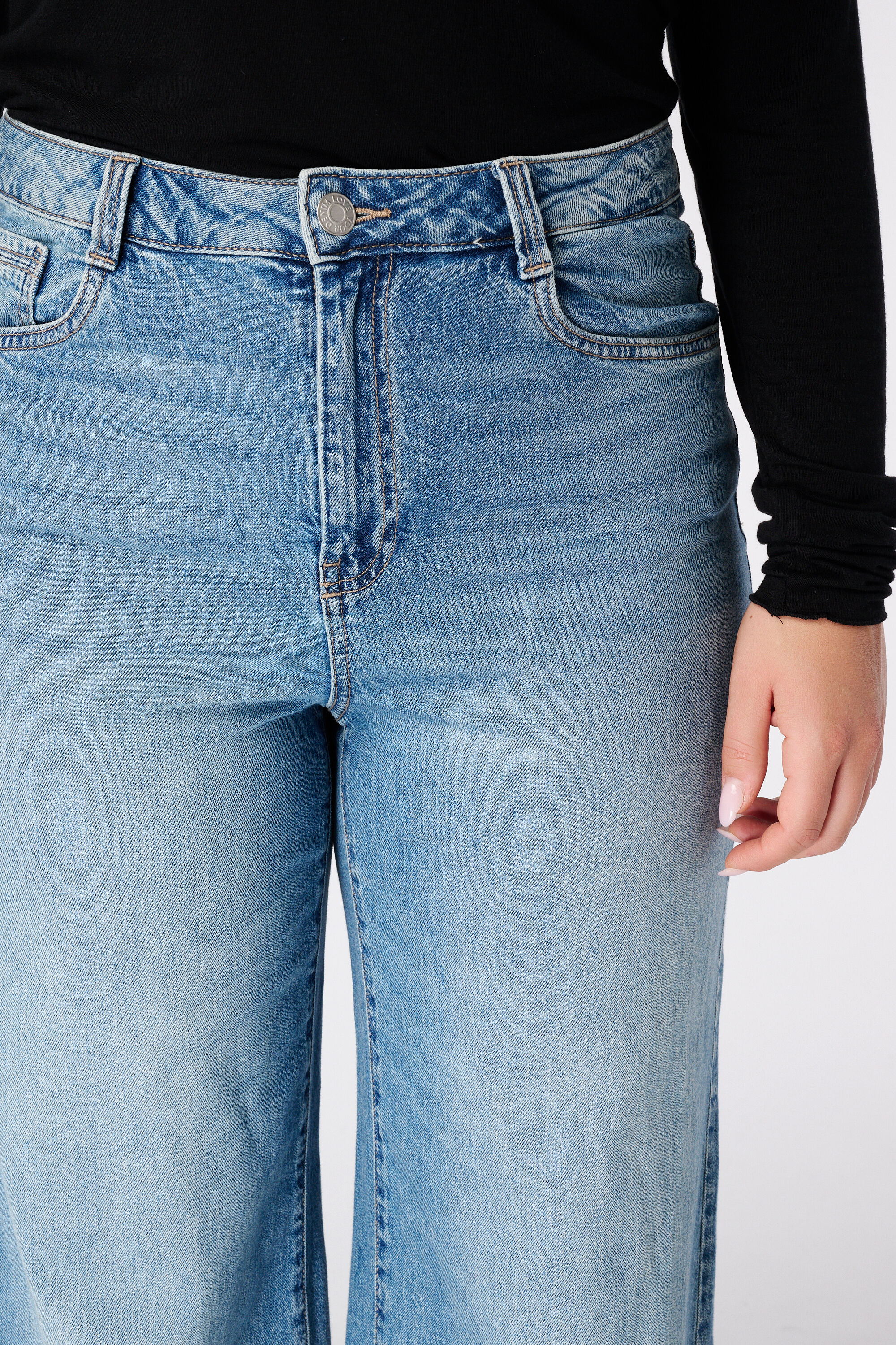 Weite Jeans mit hoher Taille image number 4