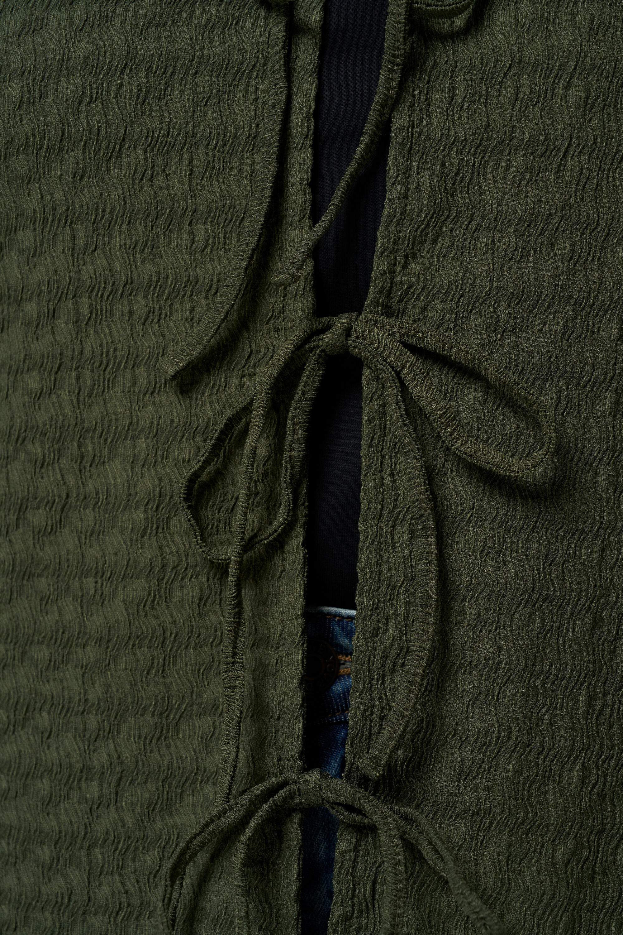 Oberteil mit Schleifendetail image number 4