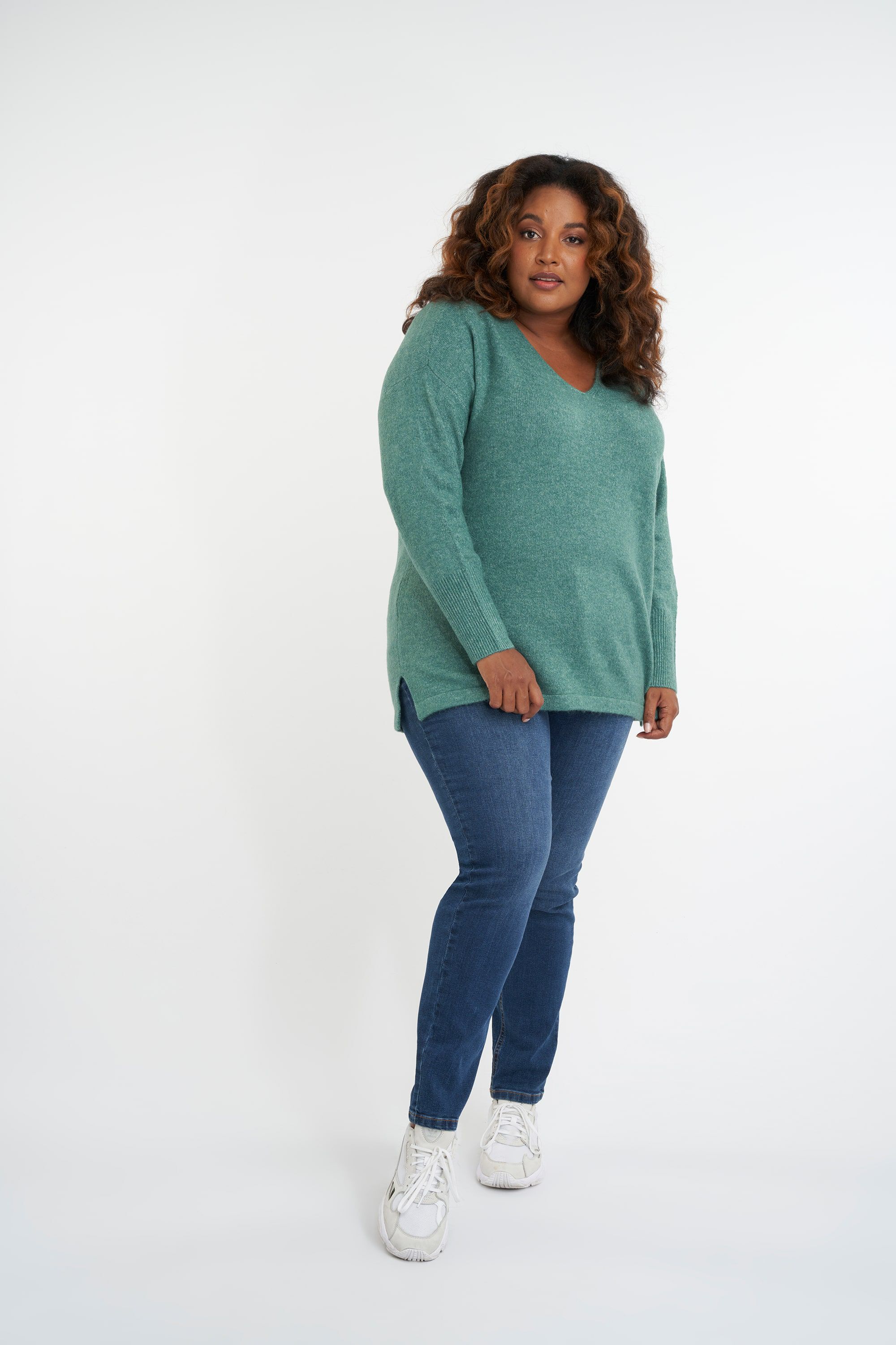 Sweatshirt mit V-Ausschnitt  image number 5