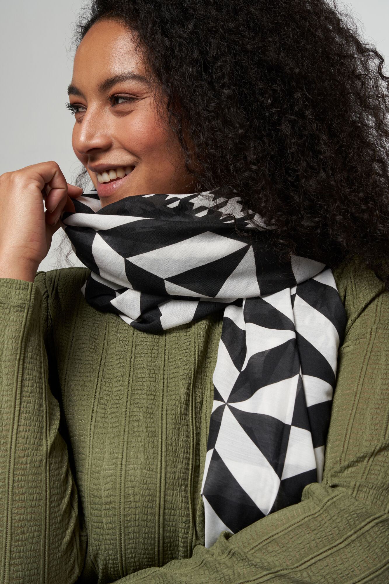 Schal mit Jacquard-Print  image number 2