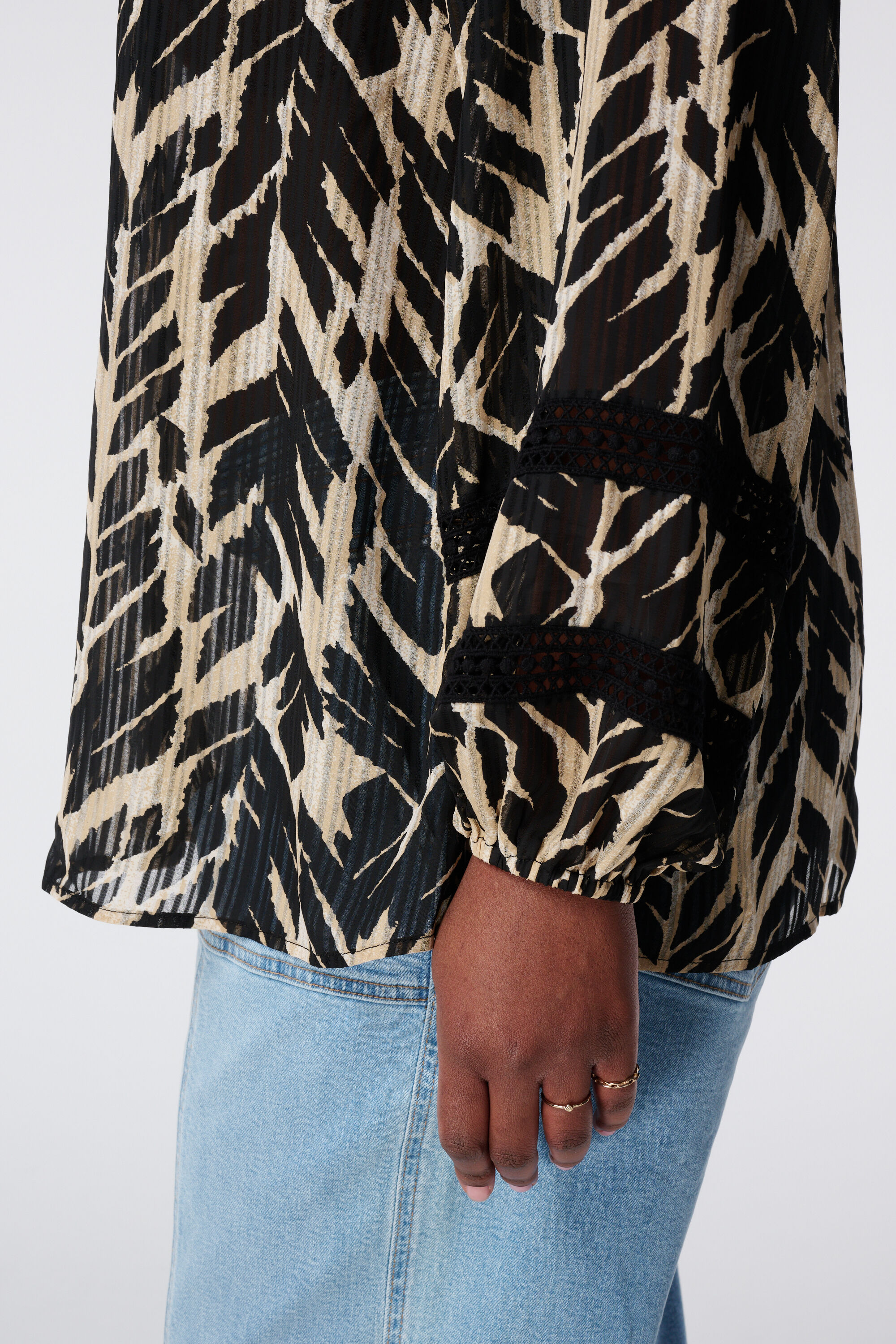 Bluse mit Print und Verzierungen  image number 4