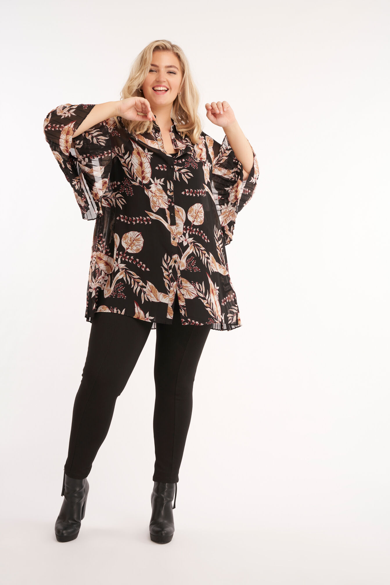 Lange Bluse mit Trompeten&auml;rmeln image number 5