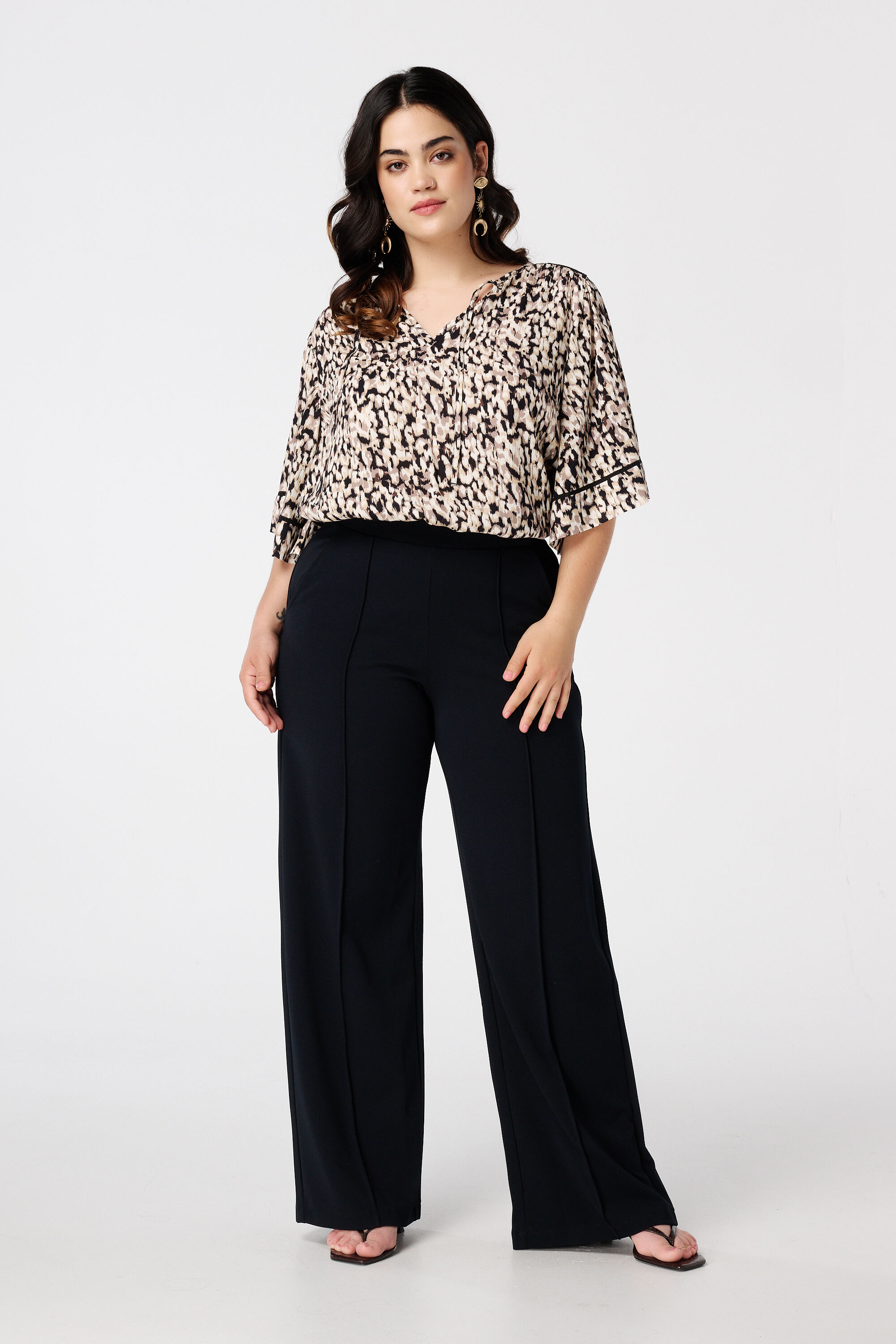 Bluse mit Druck und Schleifendetail image number 5